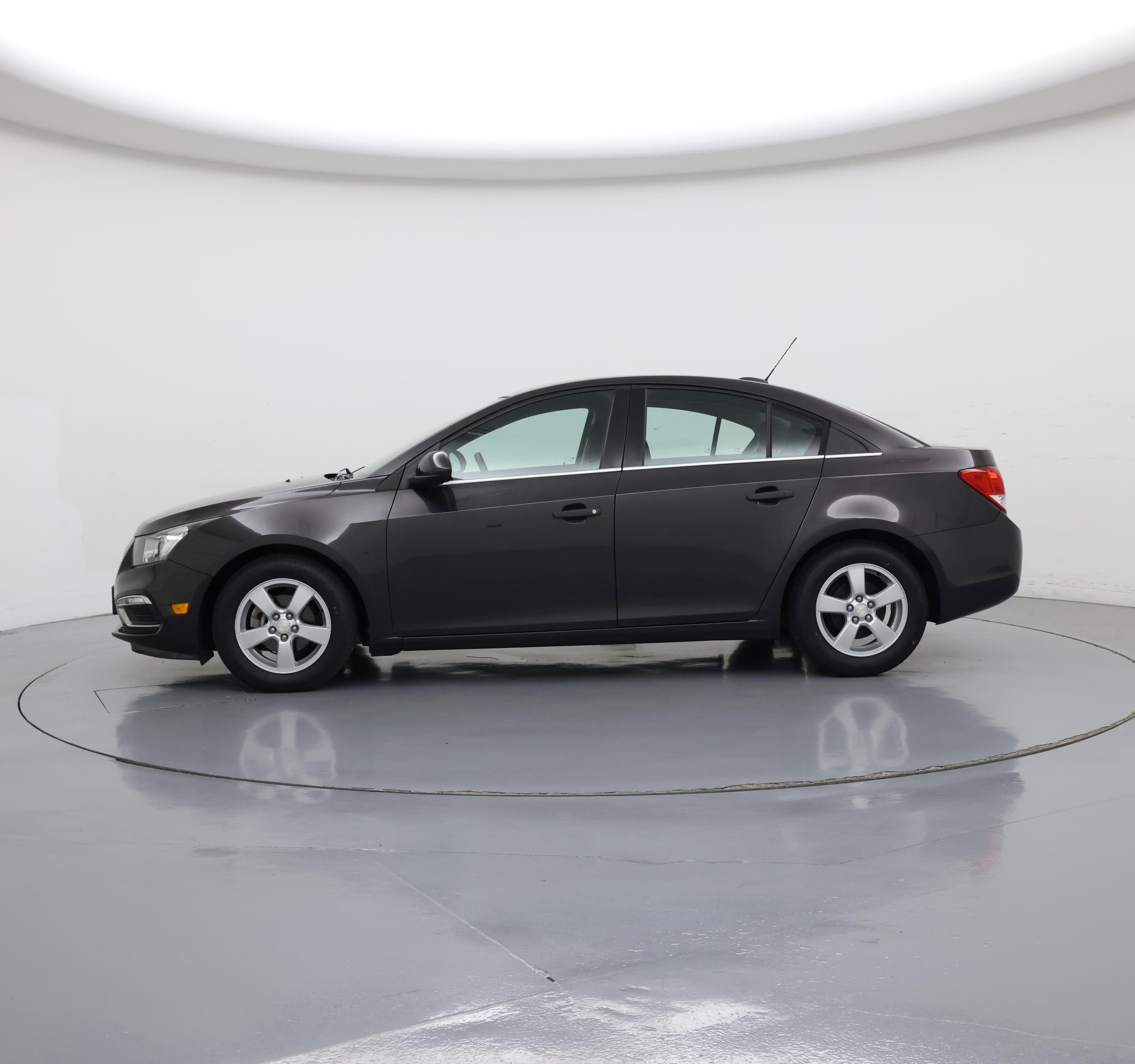 Thumbnail: 2016 Chevrolet Cruze - 3