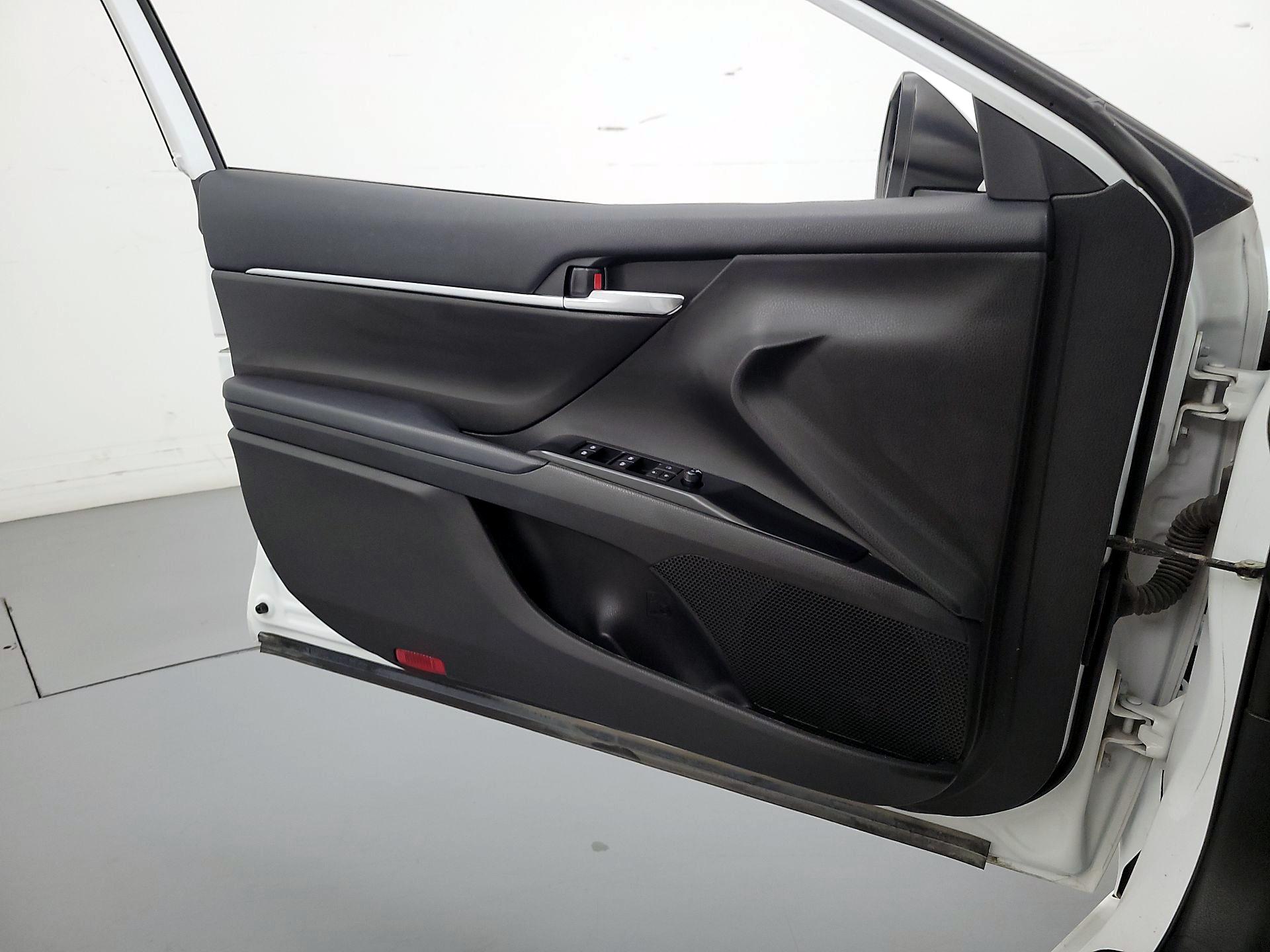 Thumbnail: 2020 Toyota Camry - 12
