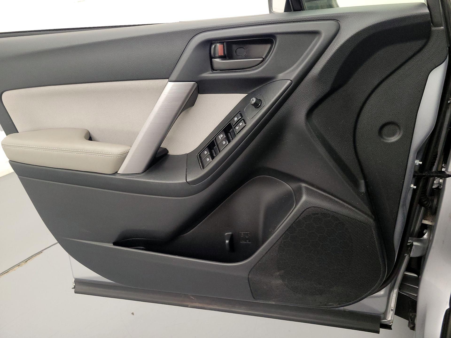 Thumbnail: 2016 Subaru Forester - 12