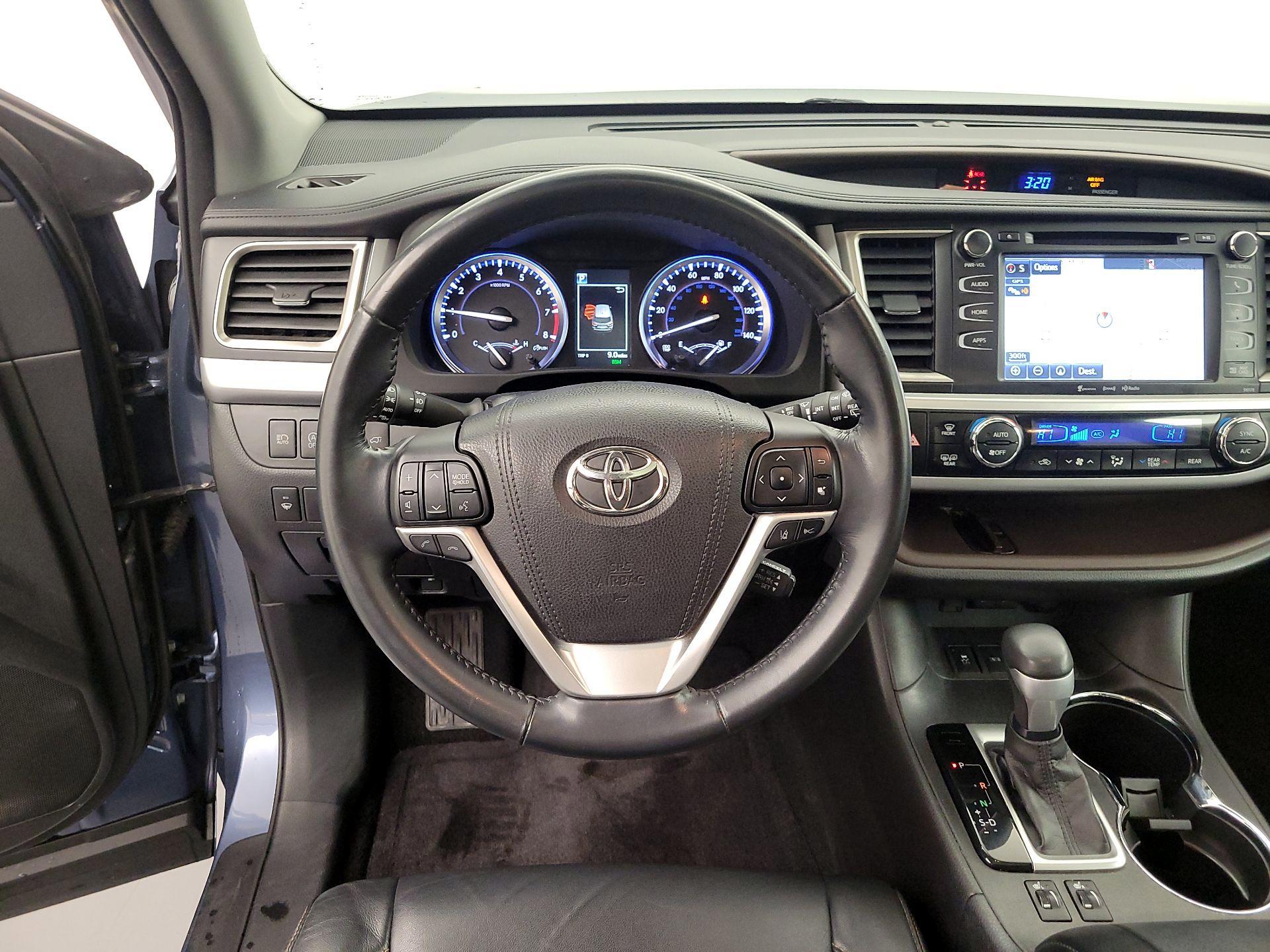 Thumbnail: 2017 Toyota Highlander - 10