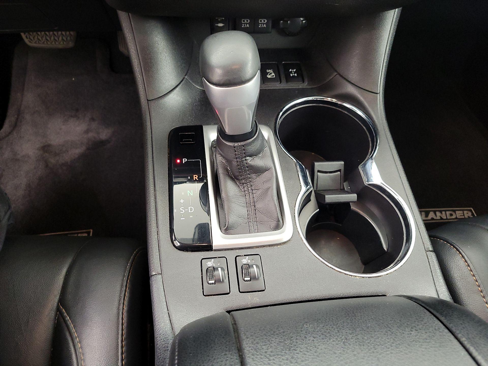 Thumbnail: 2017 Toyota Highlander - 18