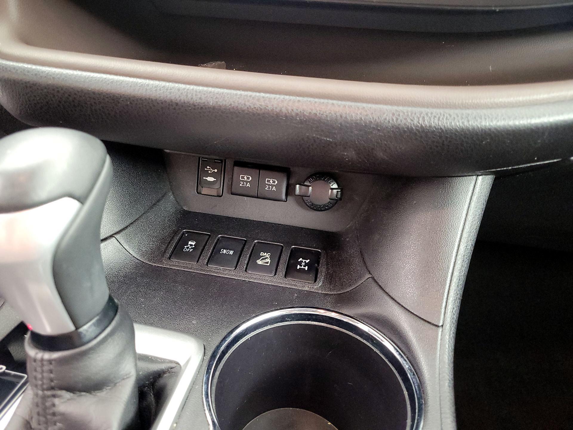 Thumbnail: 2017 Toyota Highlander - 19