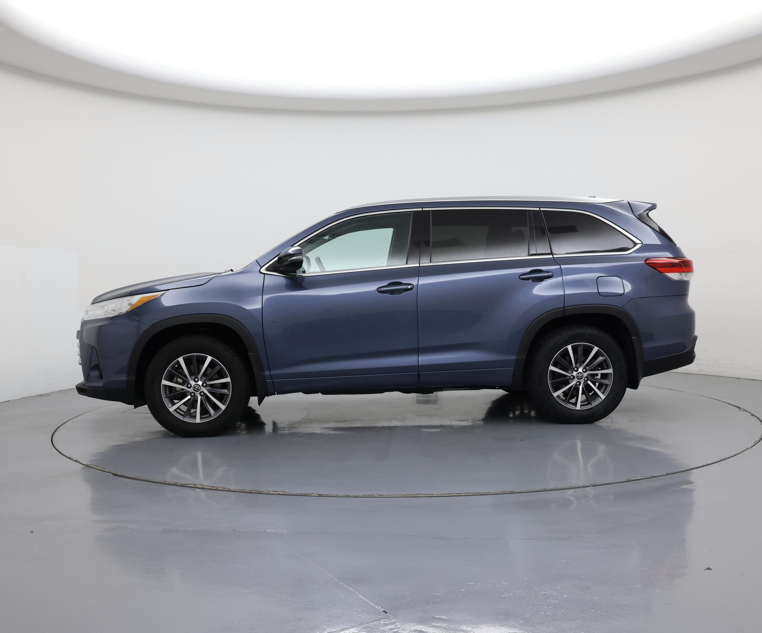 Thumbnail: 2017 Toyota Highlander - 3