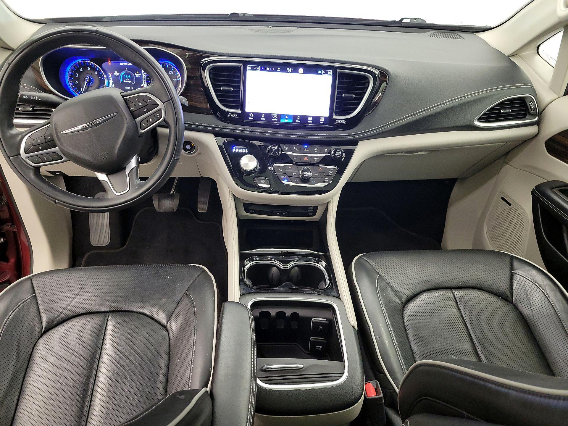 Thumbnail: 2022 Chrysler Pacifica - 9