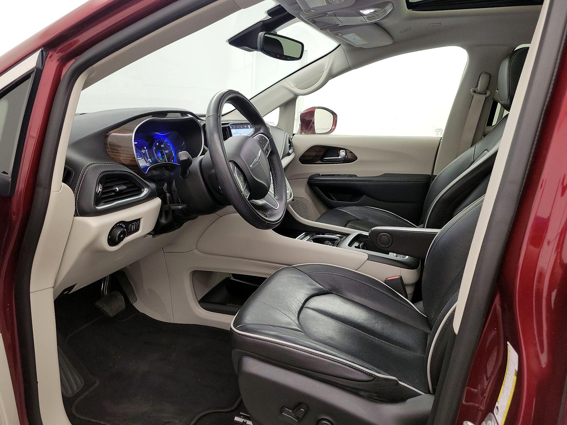 Thumbnail: 2022 Chrysler Pacifica - 11