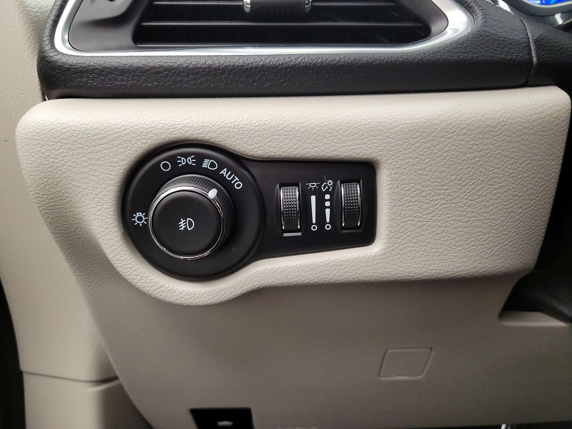 Thumbnail: 2022 Chrysler Pacifica - 13