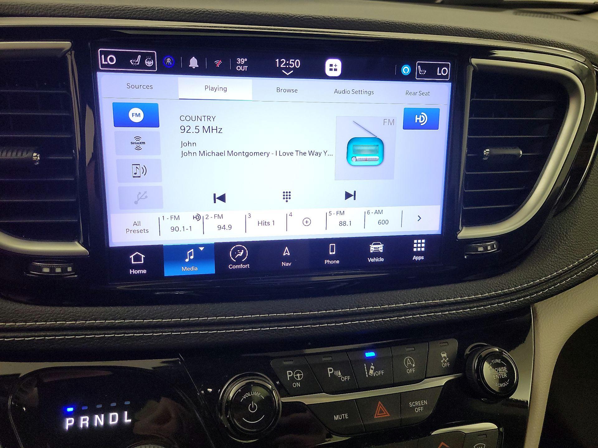 Thumbnail: 2022 Chrysler Pacifica - 16