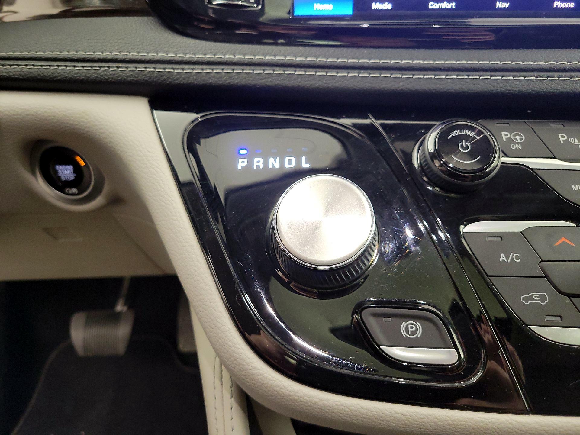 Thumbnail: 2022 Chrysler Pacifica - 18