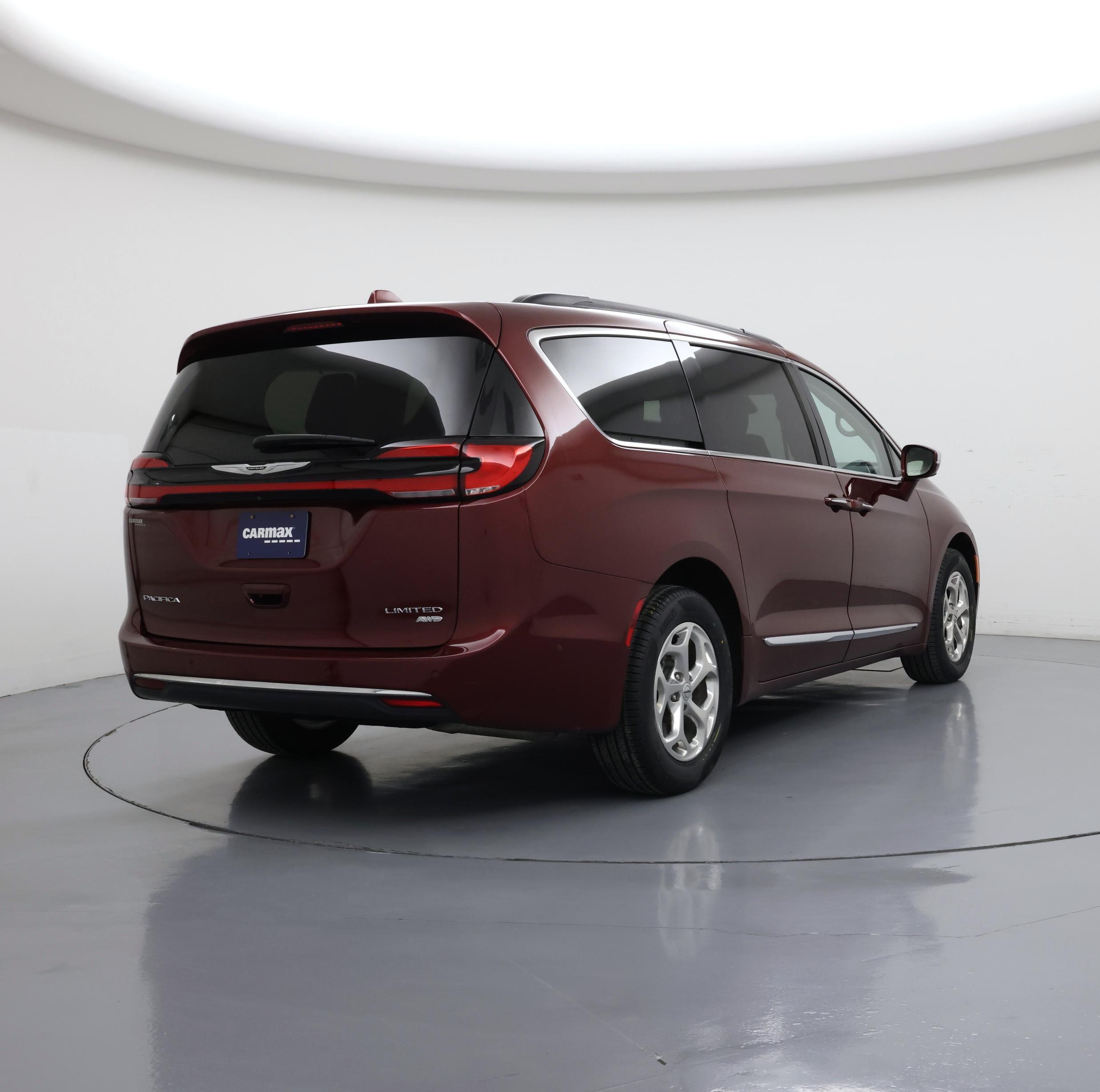 Thumbnail: 2022 Chrysler Pacifica - 8