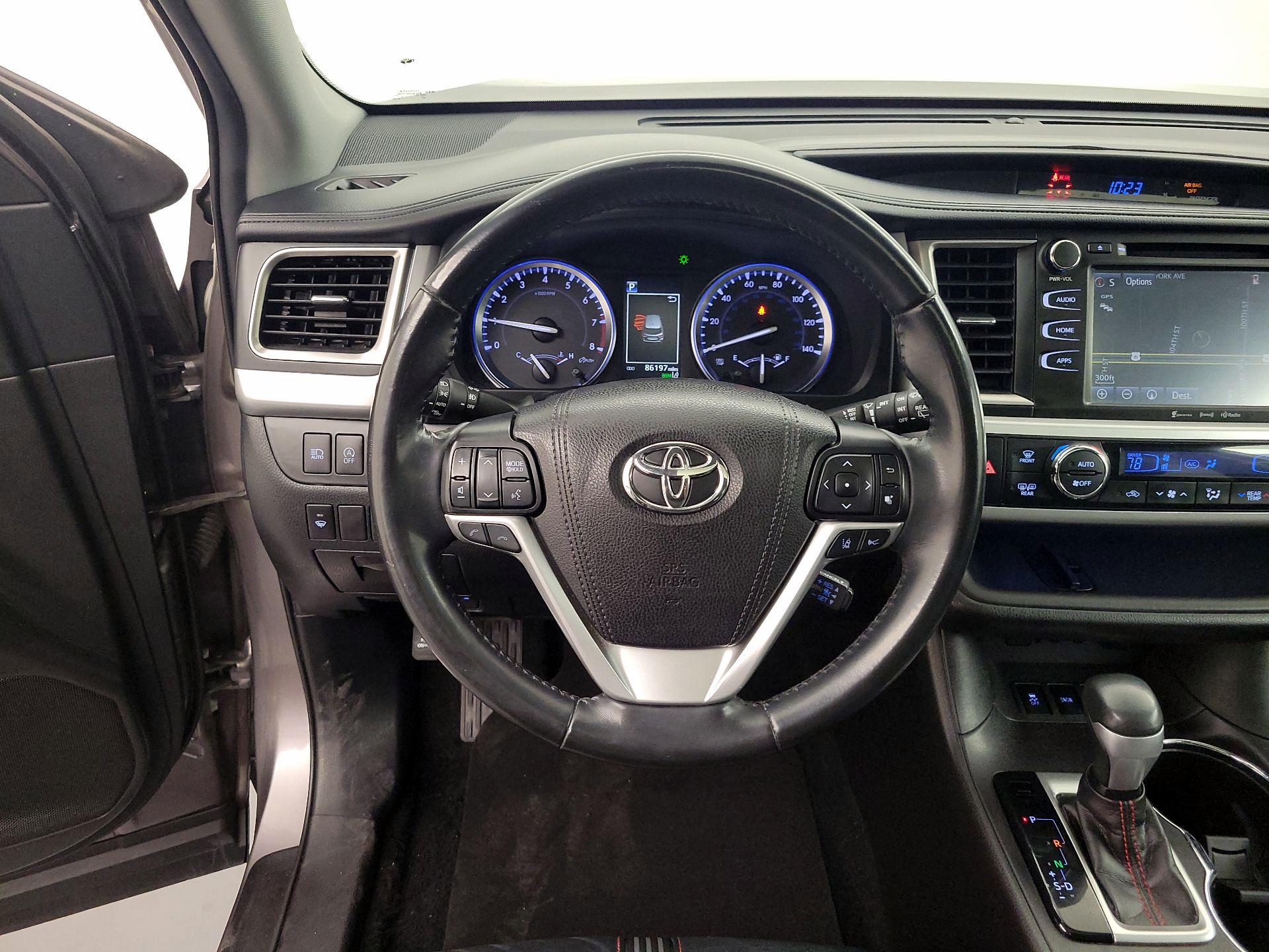 Thumbnail: 2019 Toyota Highlander - 10
