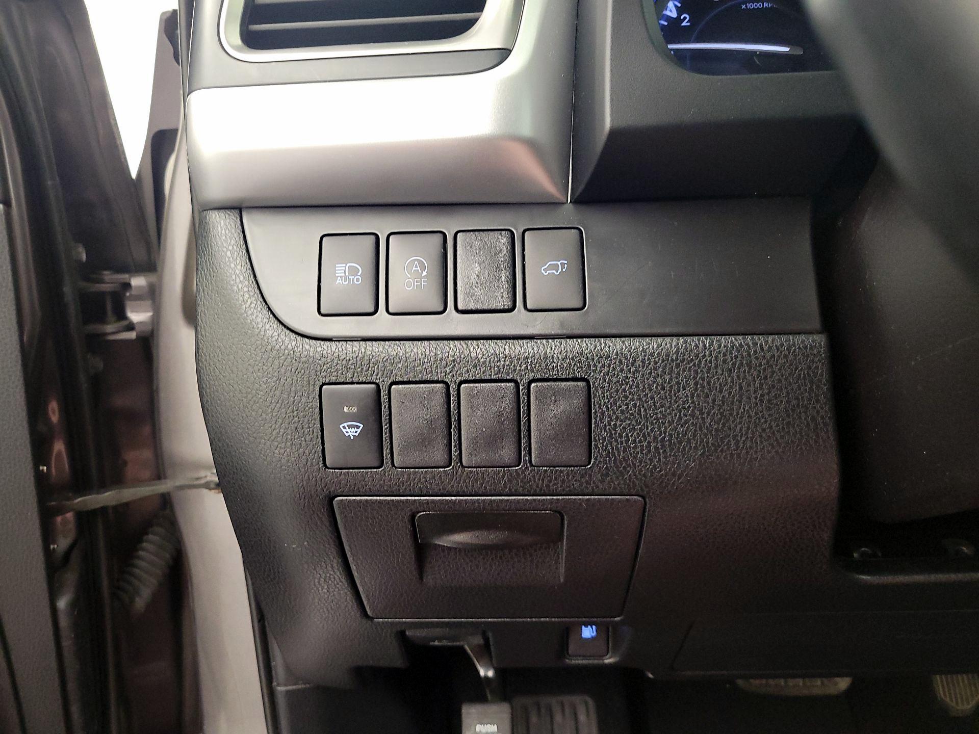 Thumbnail: 2019 Toyota Highlander - 13