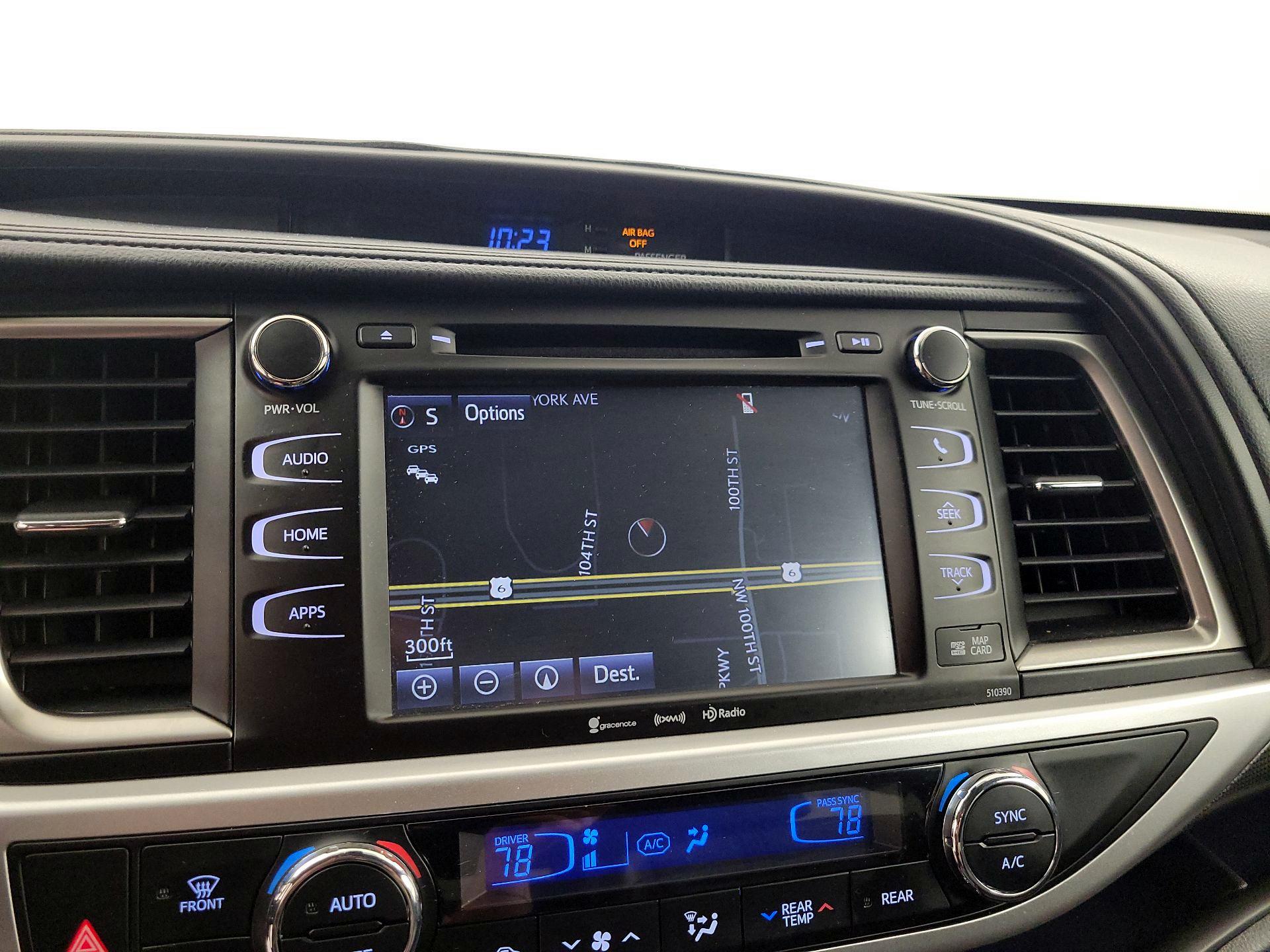 Thumbnail: 2019 Toyota Highlander - 14