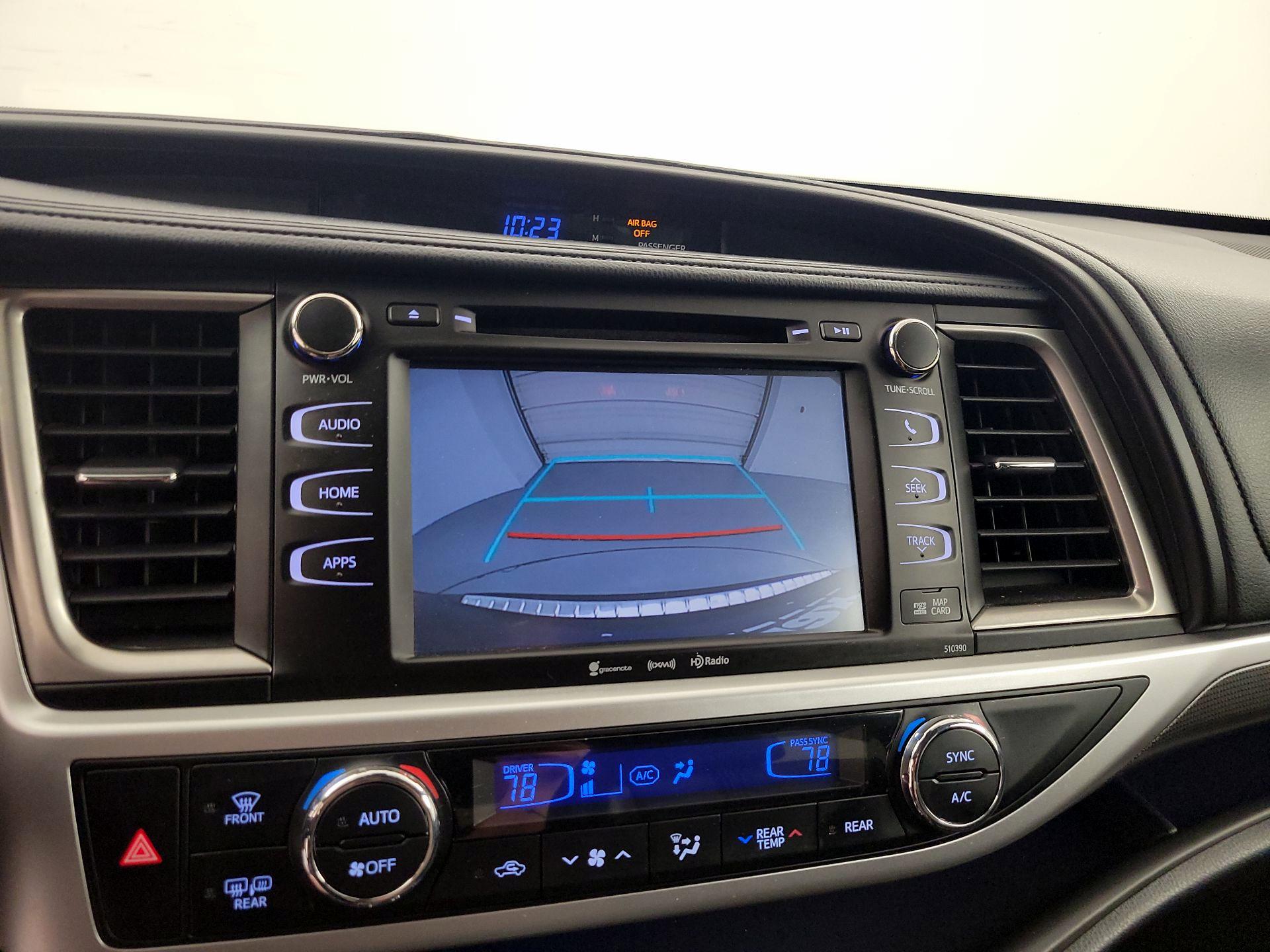 Thumbnail: 2019 Toyota Highlander - 15