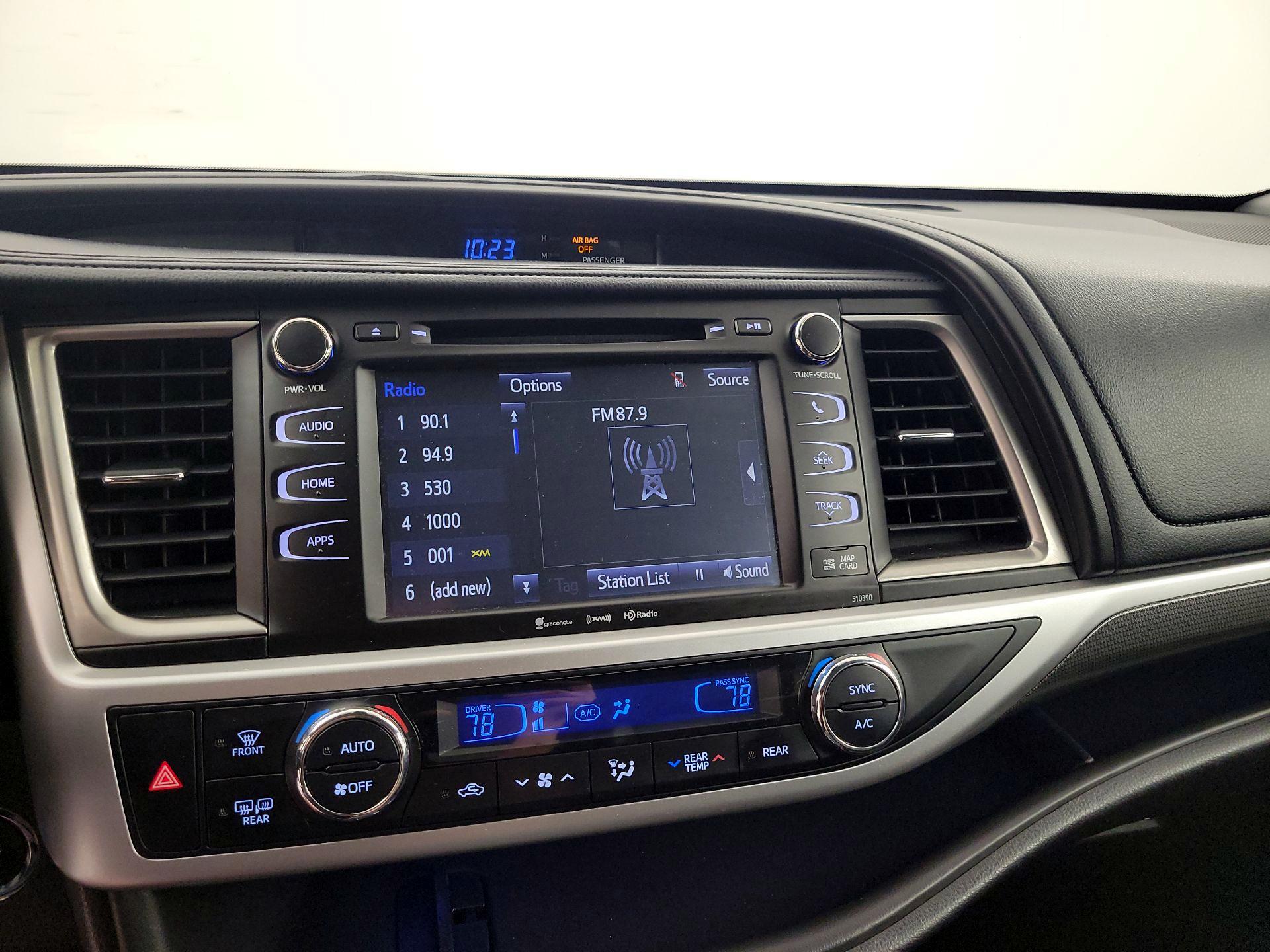 Thumbnail: 2019 Toyota Highlander - 16