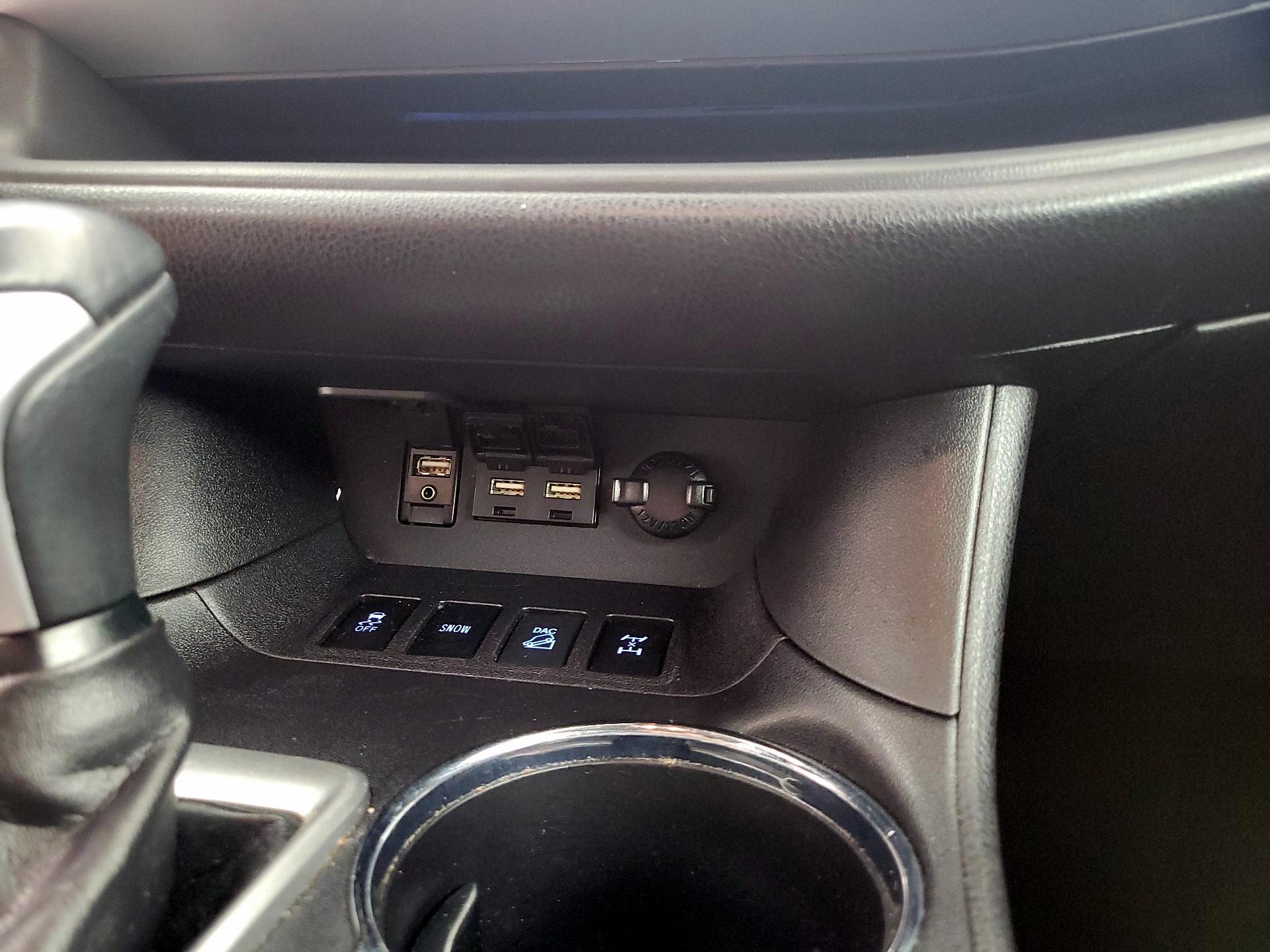 Thumbnail: 2019 Toyota Highlander - 19