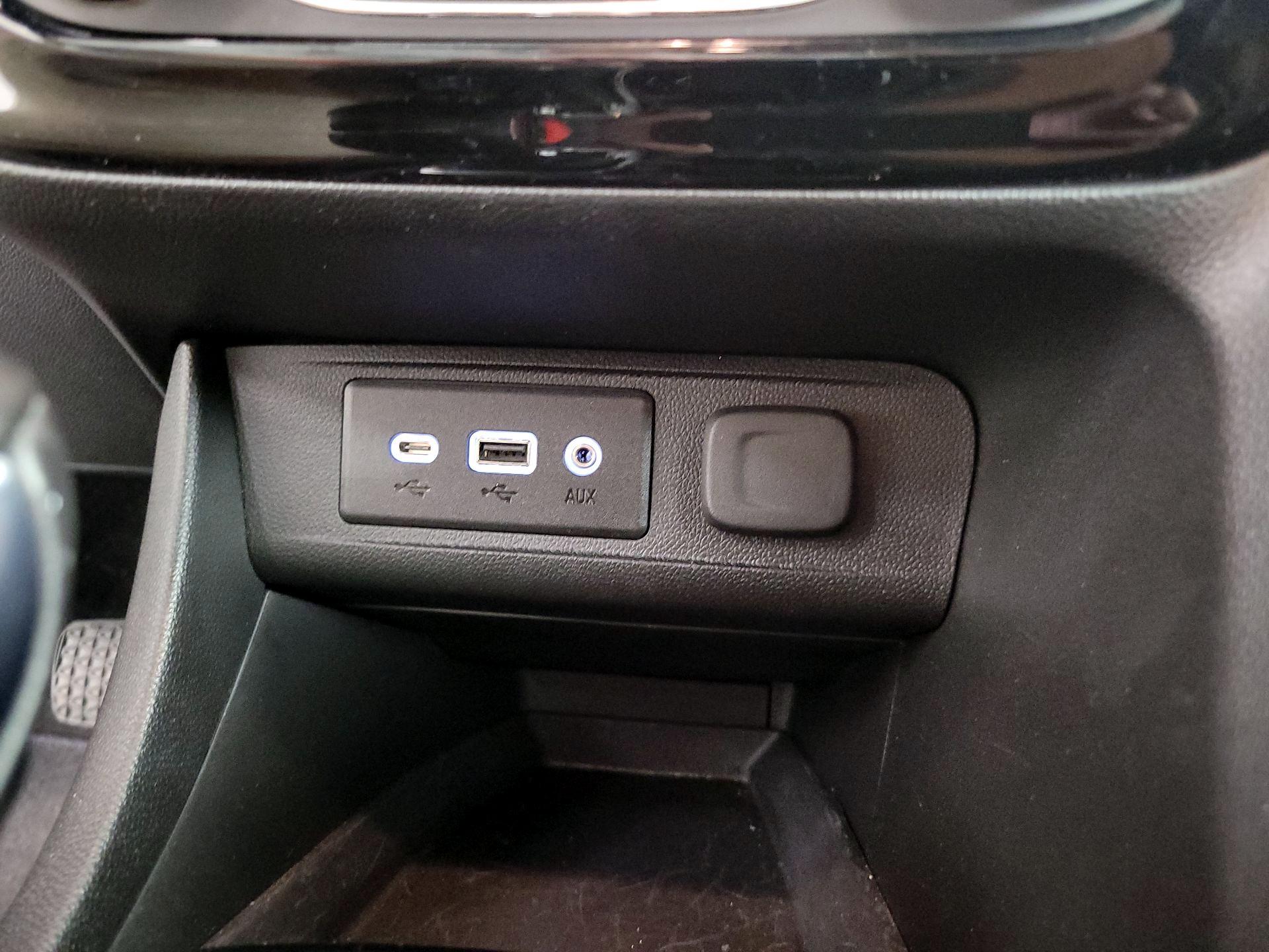 Thumbnail: 2021 Buick Encore GX - 18