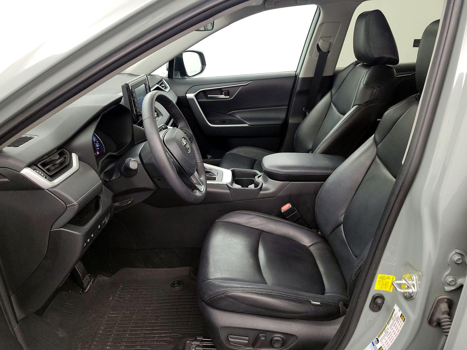 Thumbnail: 2021 Toyota RAV4 - 11