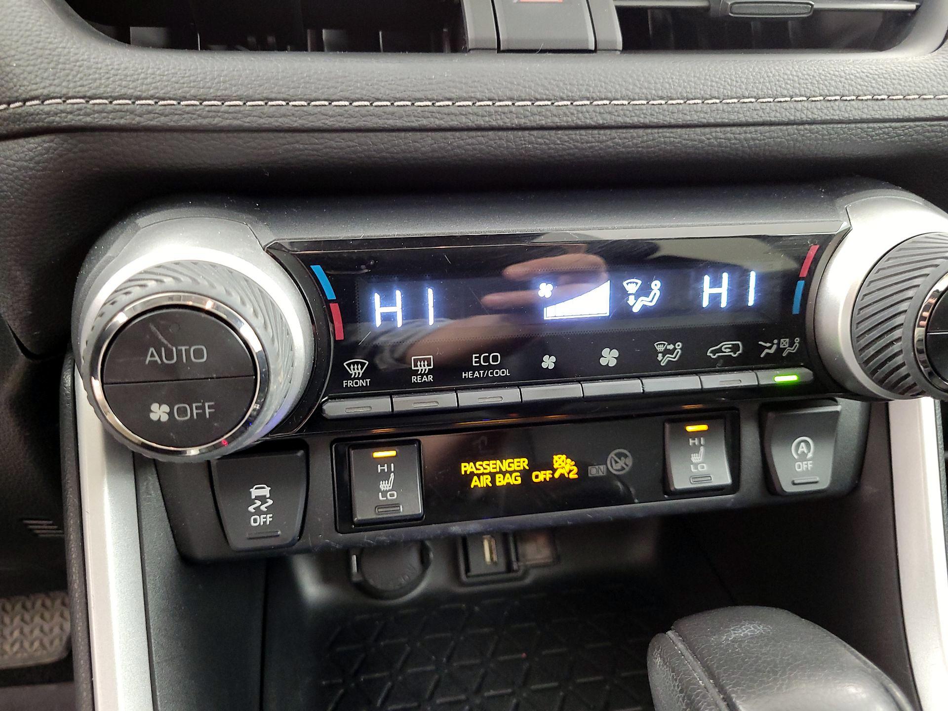 Thumbnail: 2021 Toyota RAV4 - 16