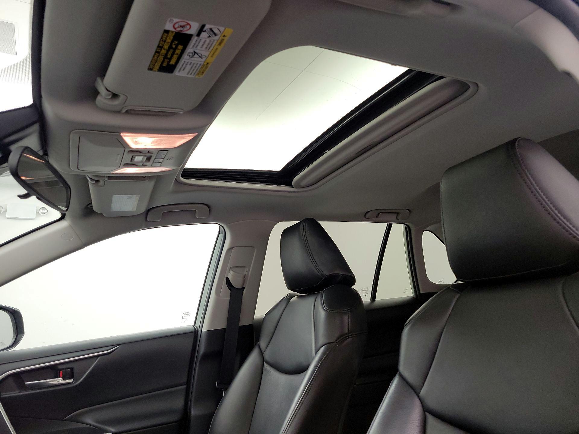 Thumbnail: 2021 Toyota RAV4 - 19