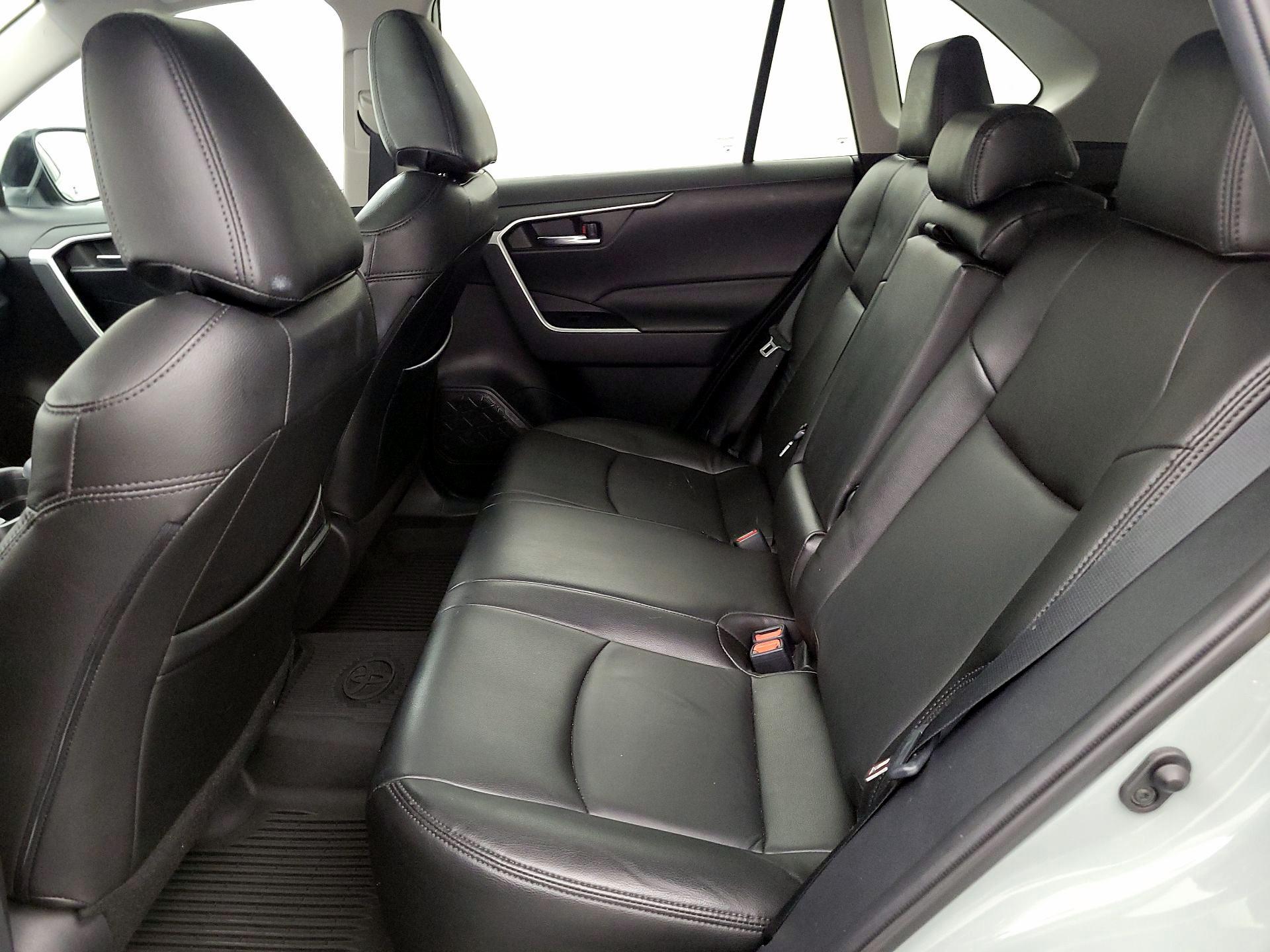 Thumbnail: 2021 Toyota RAV4 - 20