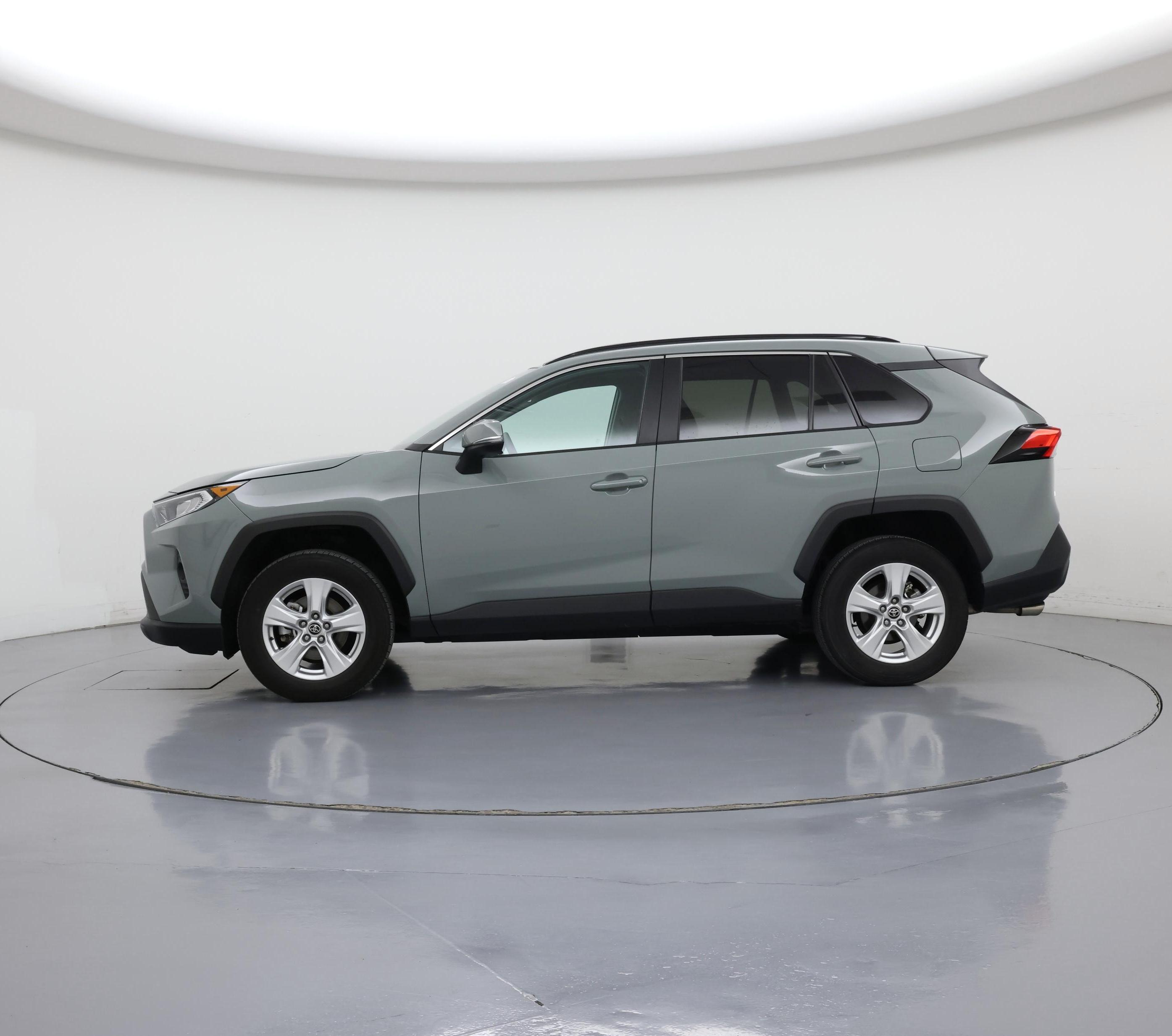 Thumbnail: 2021 Toyota RAV4 - 3