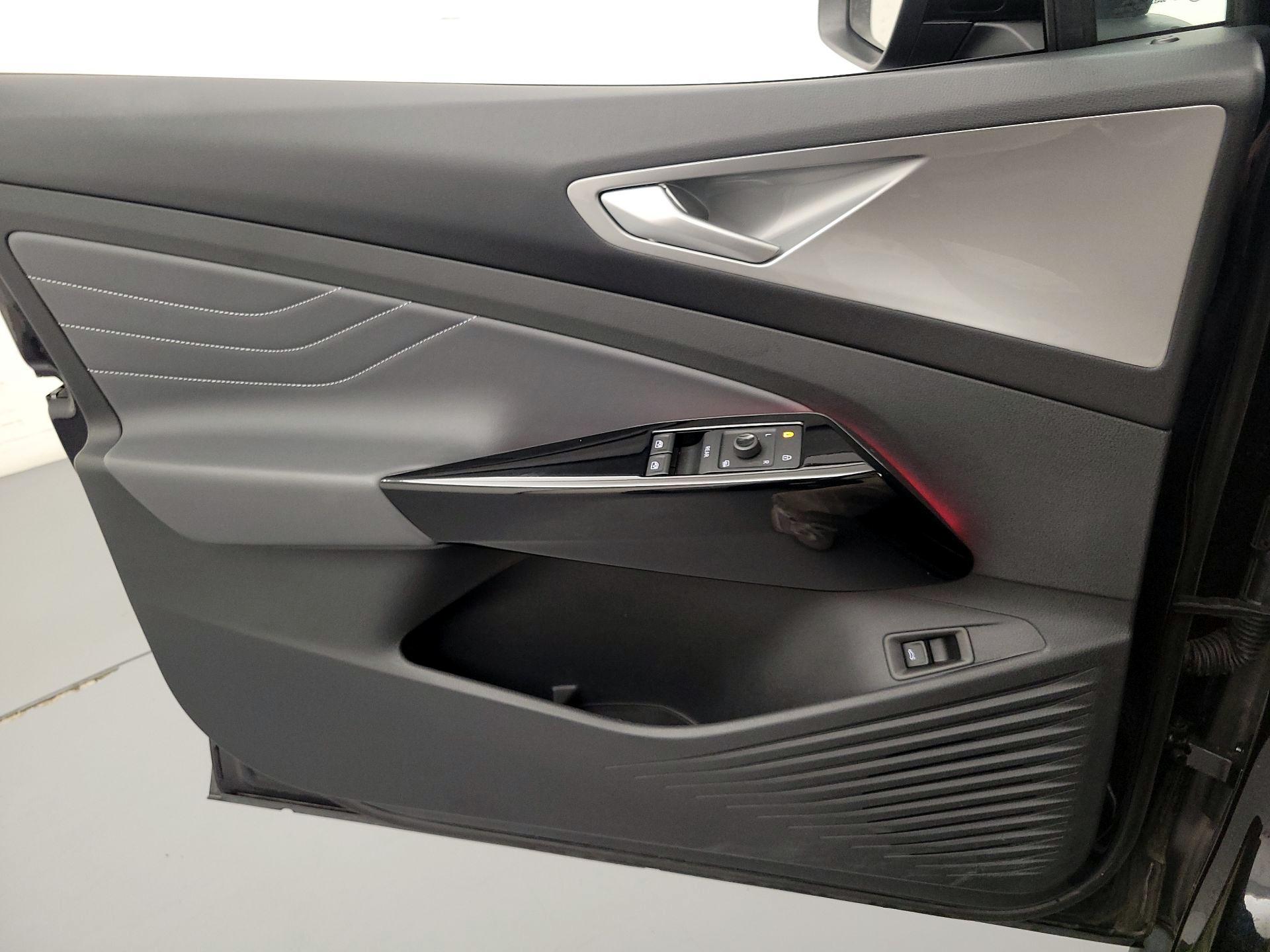 Thumbnail: 2023 Volkswagen ID.4 - 12