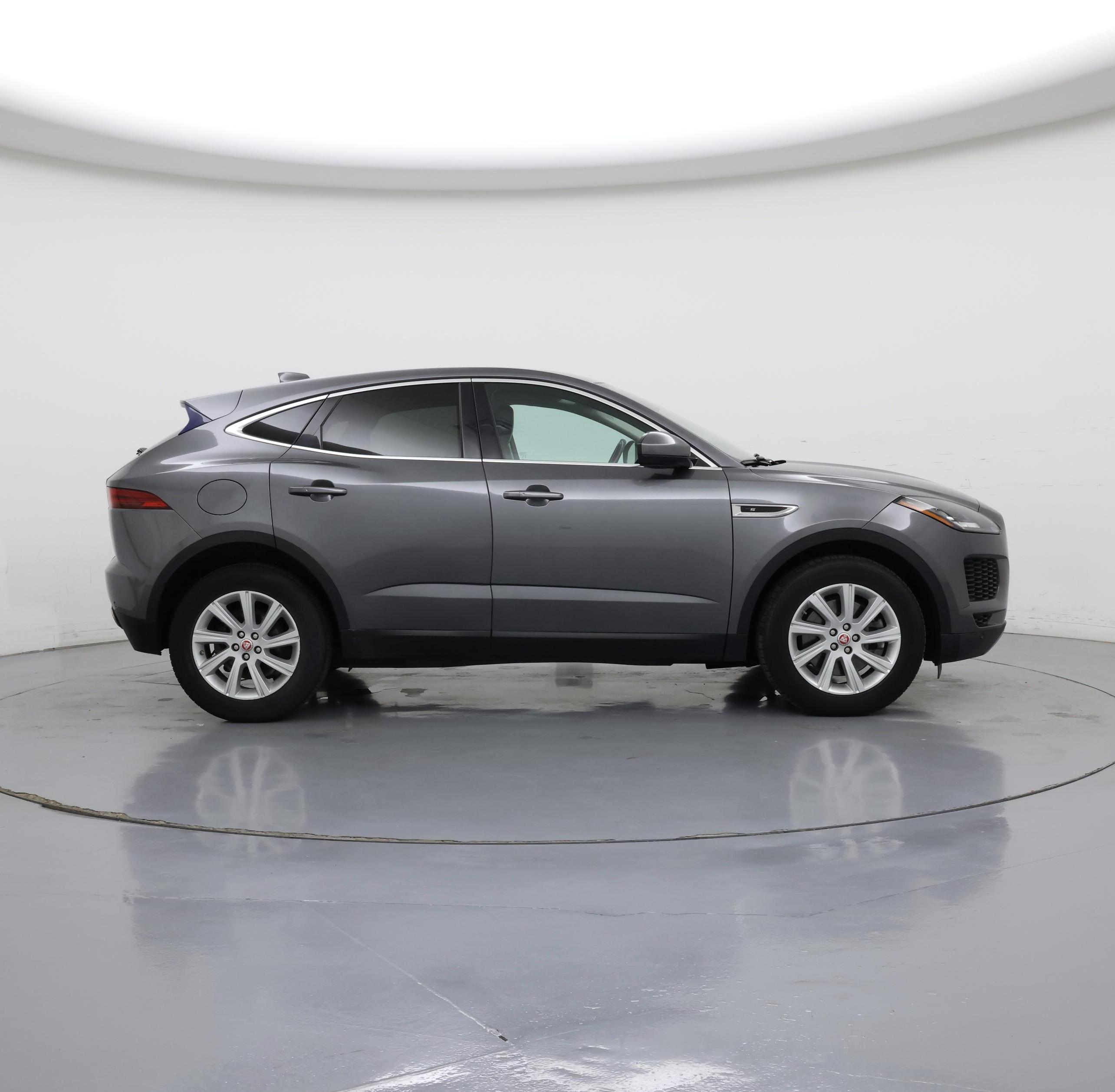 Thumbnail: 2018 Jaguar E-Pace - 7