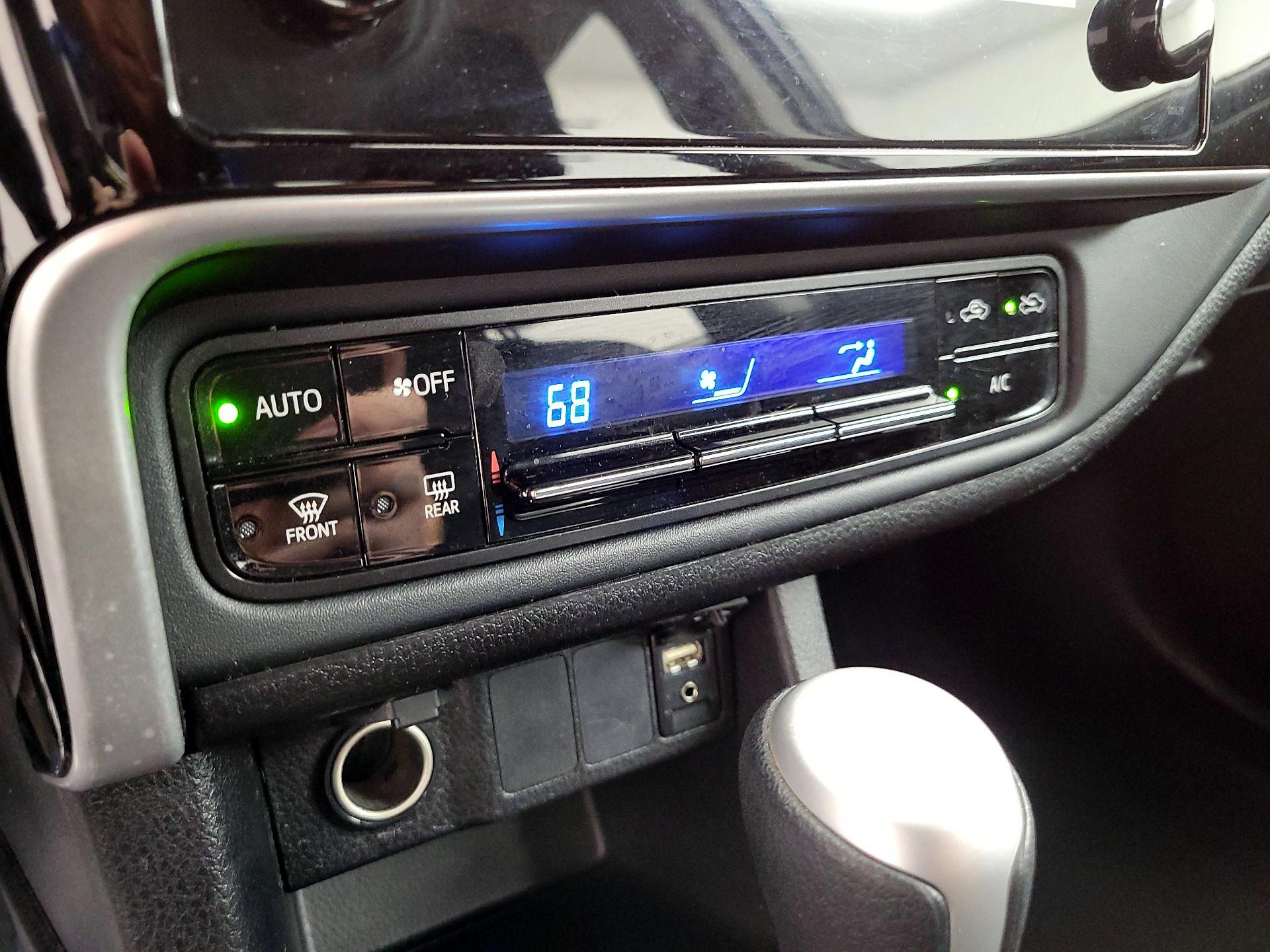 Thumbnail: 2017 Toyota Corolla - 16