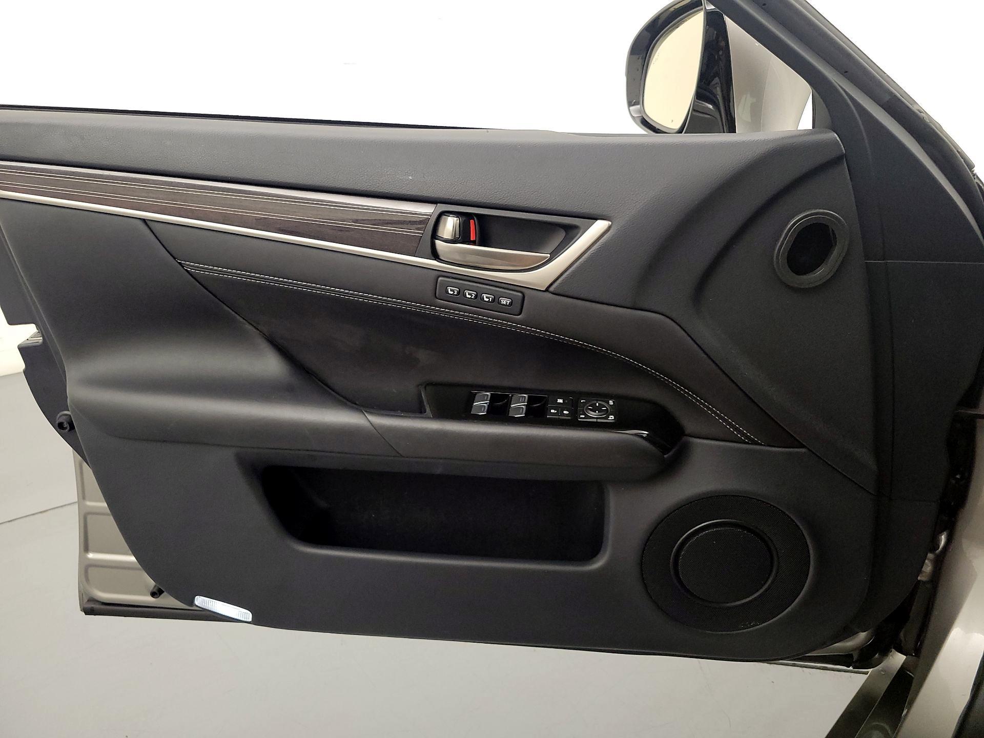 Thumbnail: 2017 Lexus GS - 12