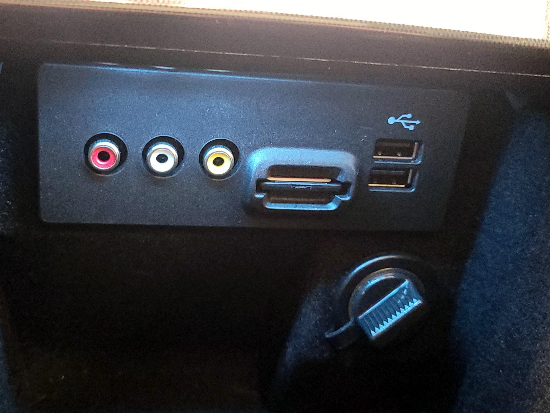 Thumbnail: 2015 Ford Taurus - 18