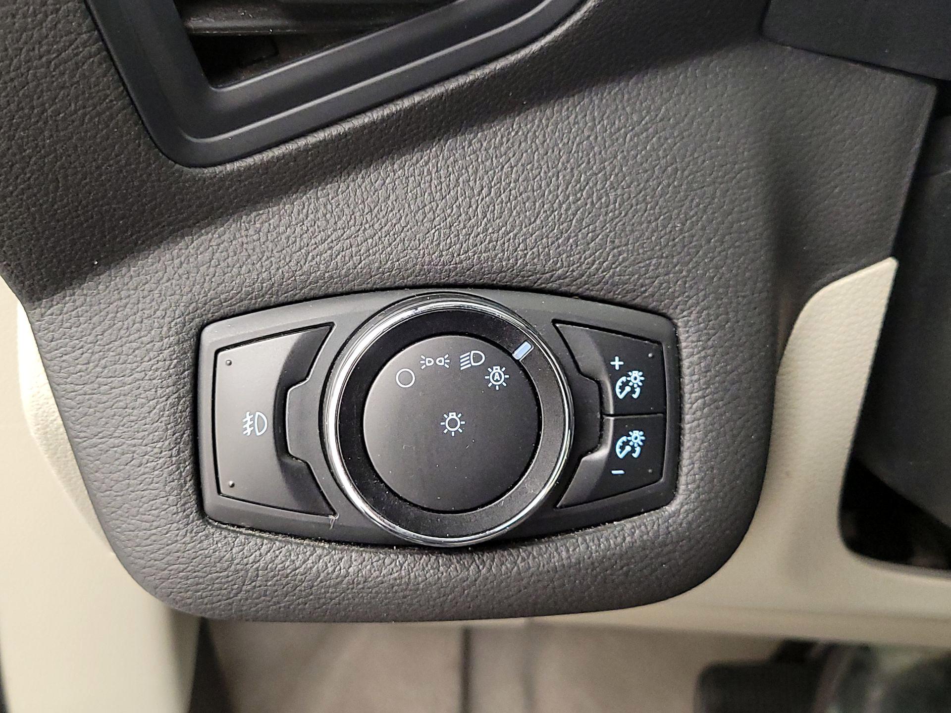 Thumbnail: 2014 Ford C-Max - 13