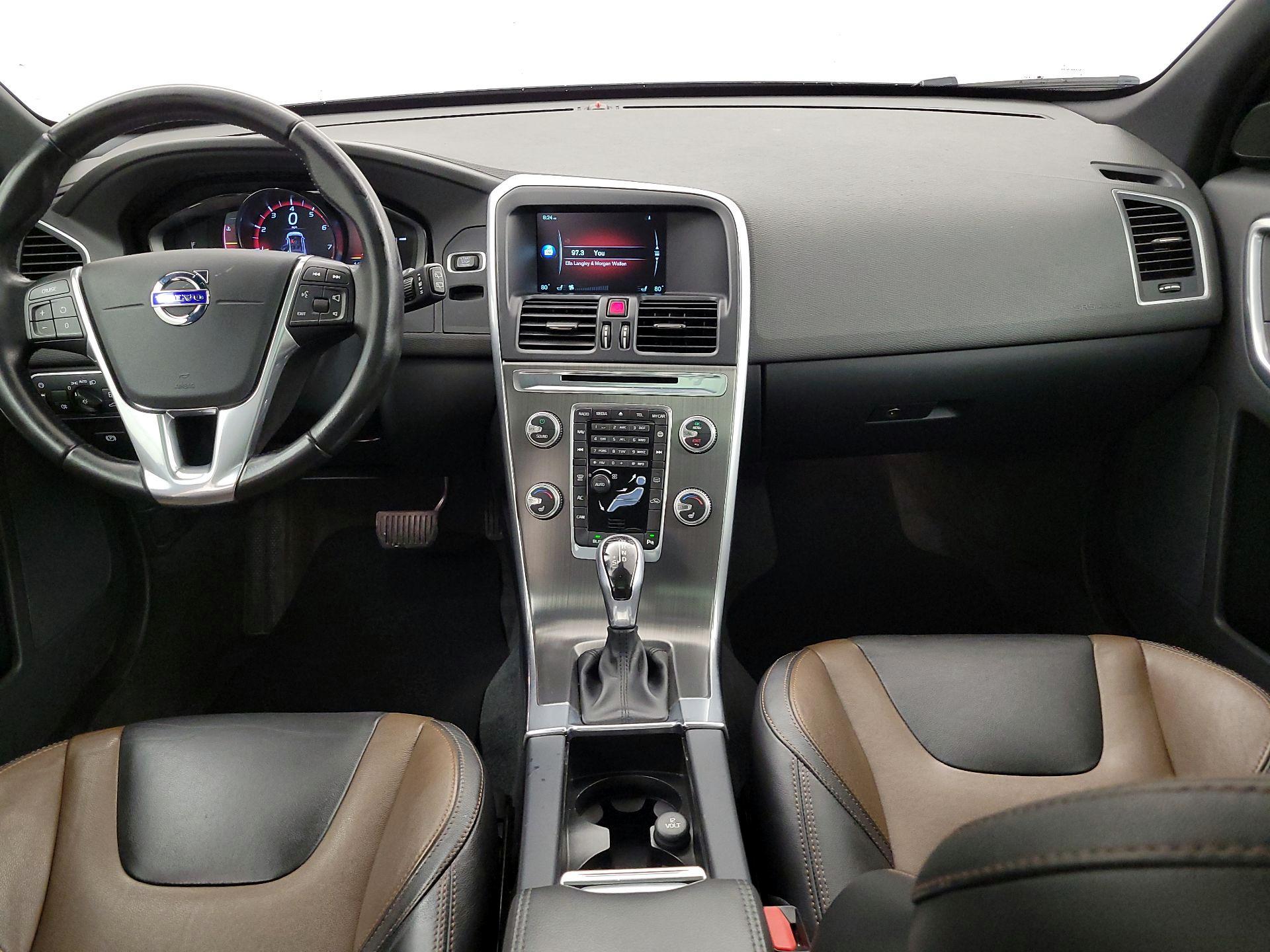 Thumbnail: 2016 Volvo XC60 - 9