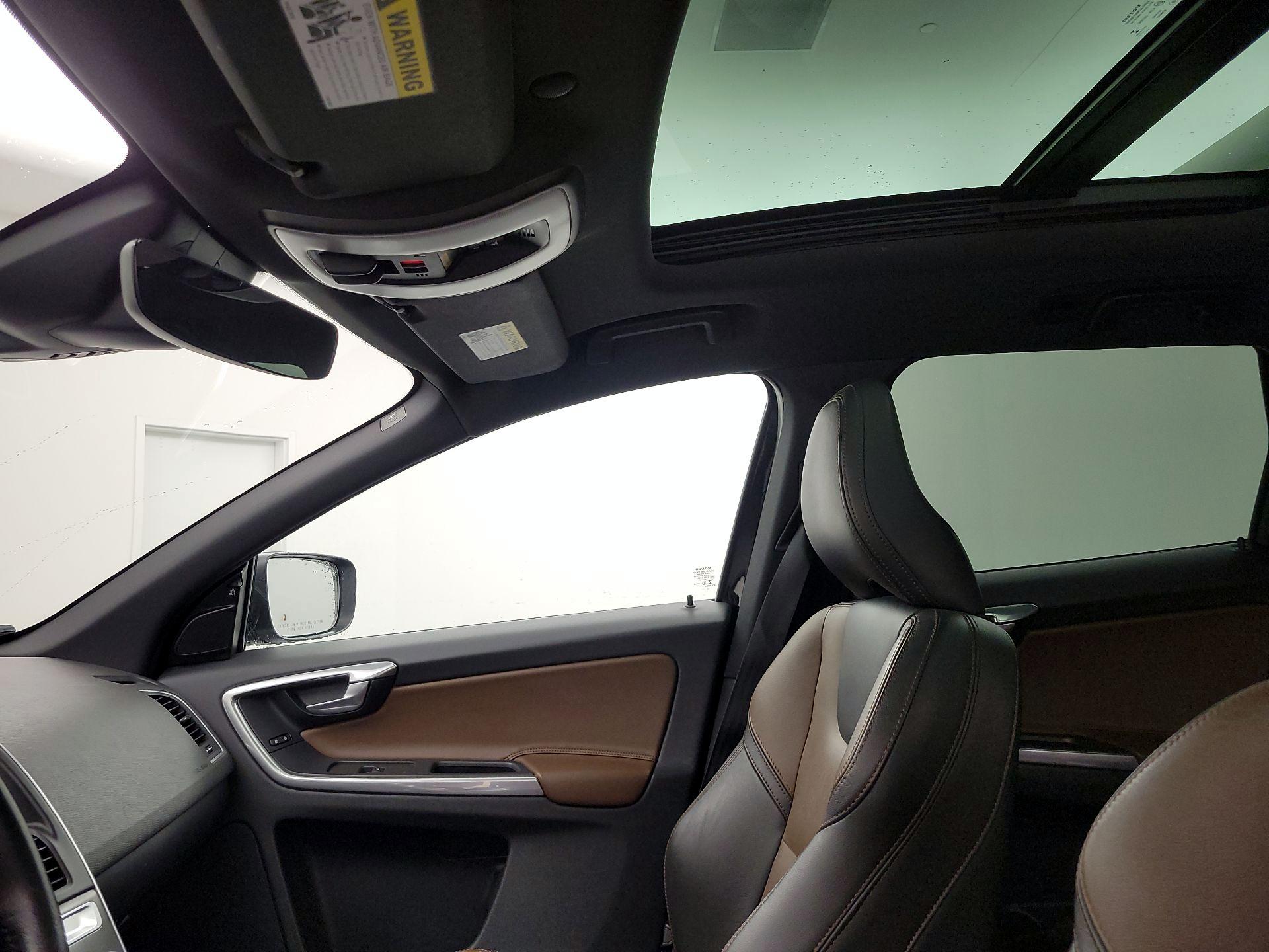 Thumbnail: 2016 Volvo XC60 - 20