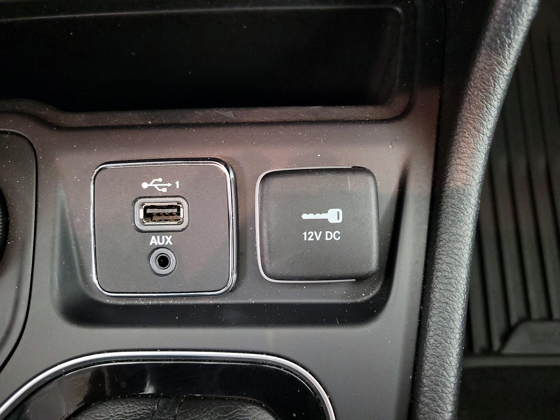 Thumbnail: 2020 Jeep Cherokee - 18