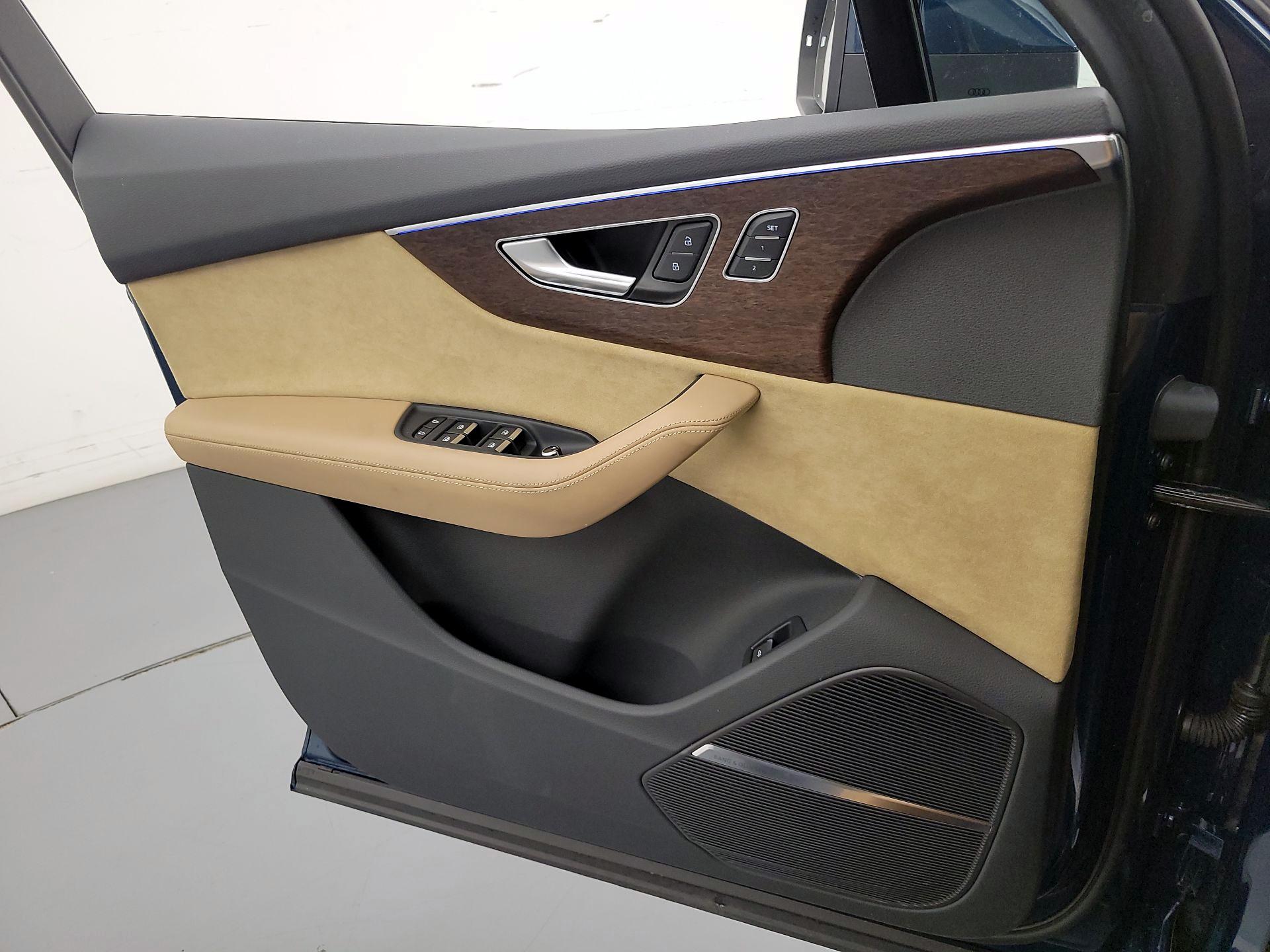 Thumbnail: 2021 Audi Q7 - 12