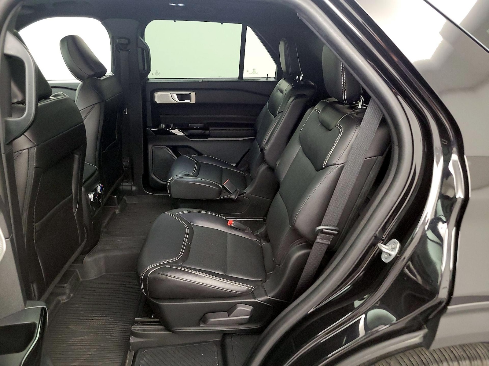 2022 Ford Explorer ST - Photo 22