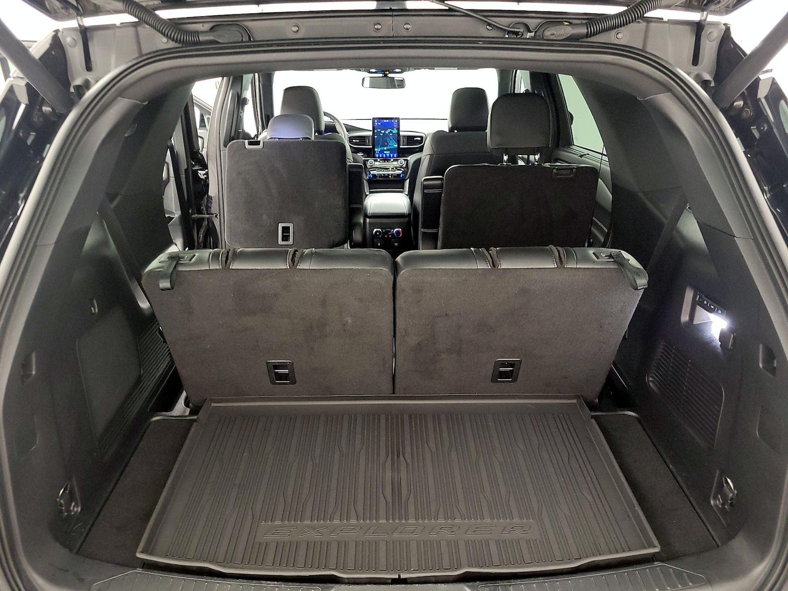 2022 Ford Explorer ST - Photo 24