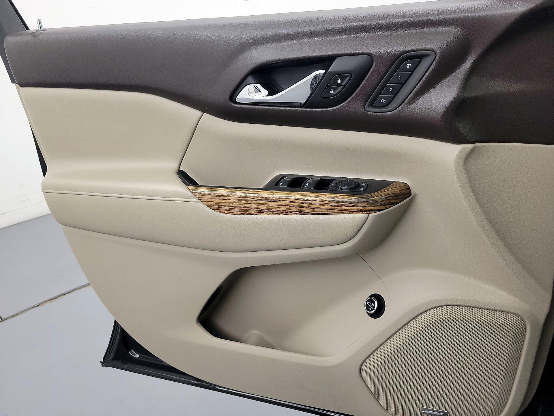 Thumbnail: 2017 GMC Acadia - 12