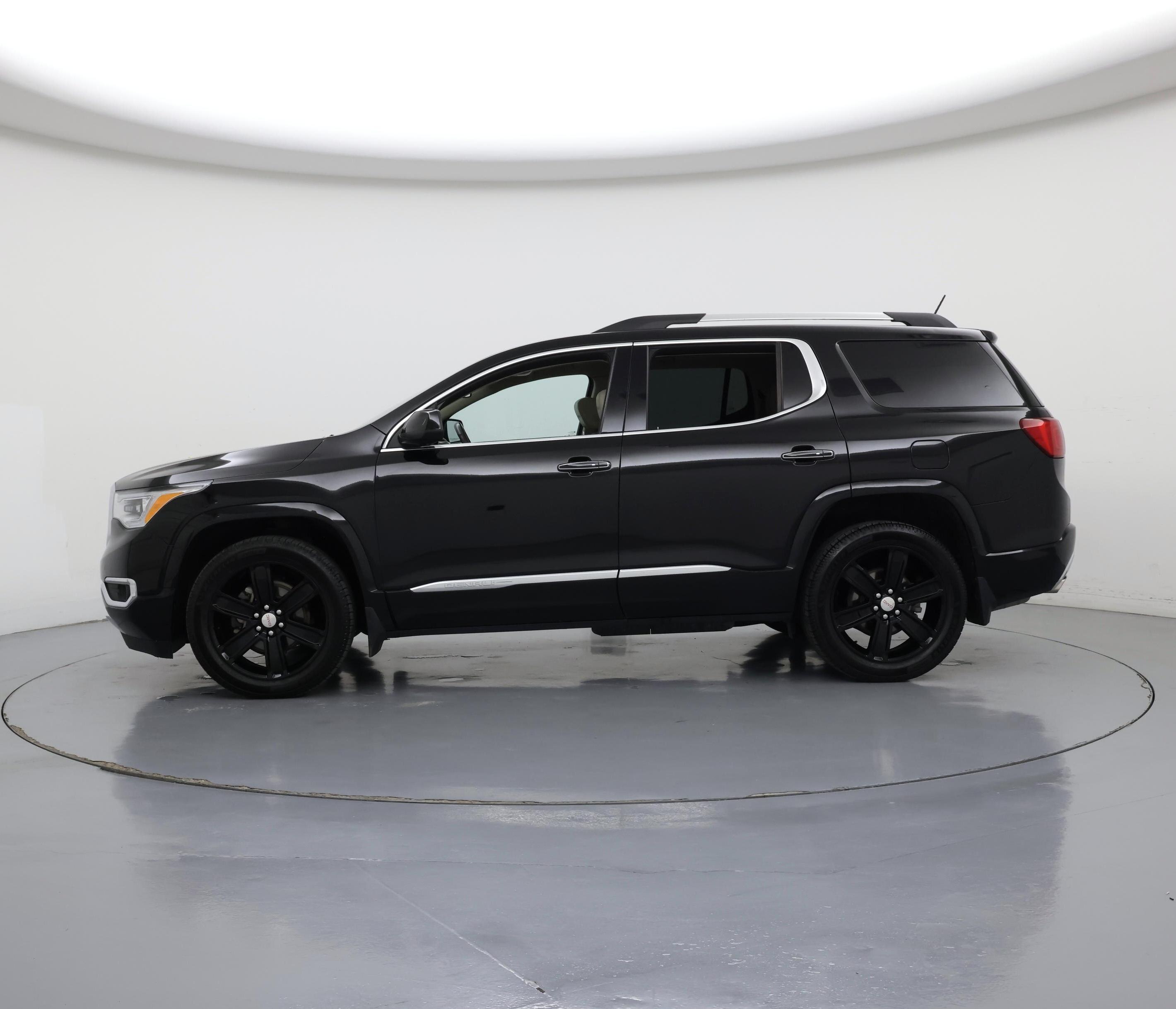 Thumbnail: 2017 GMC Acadia - 3