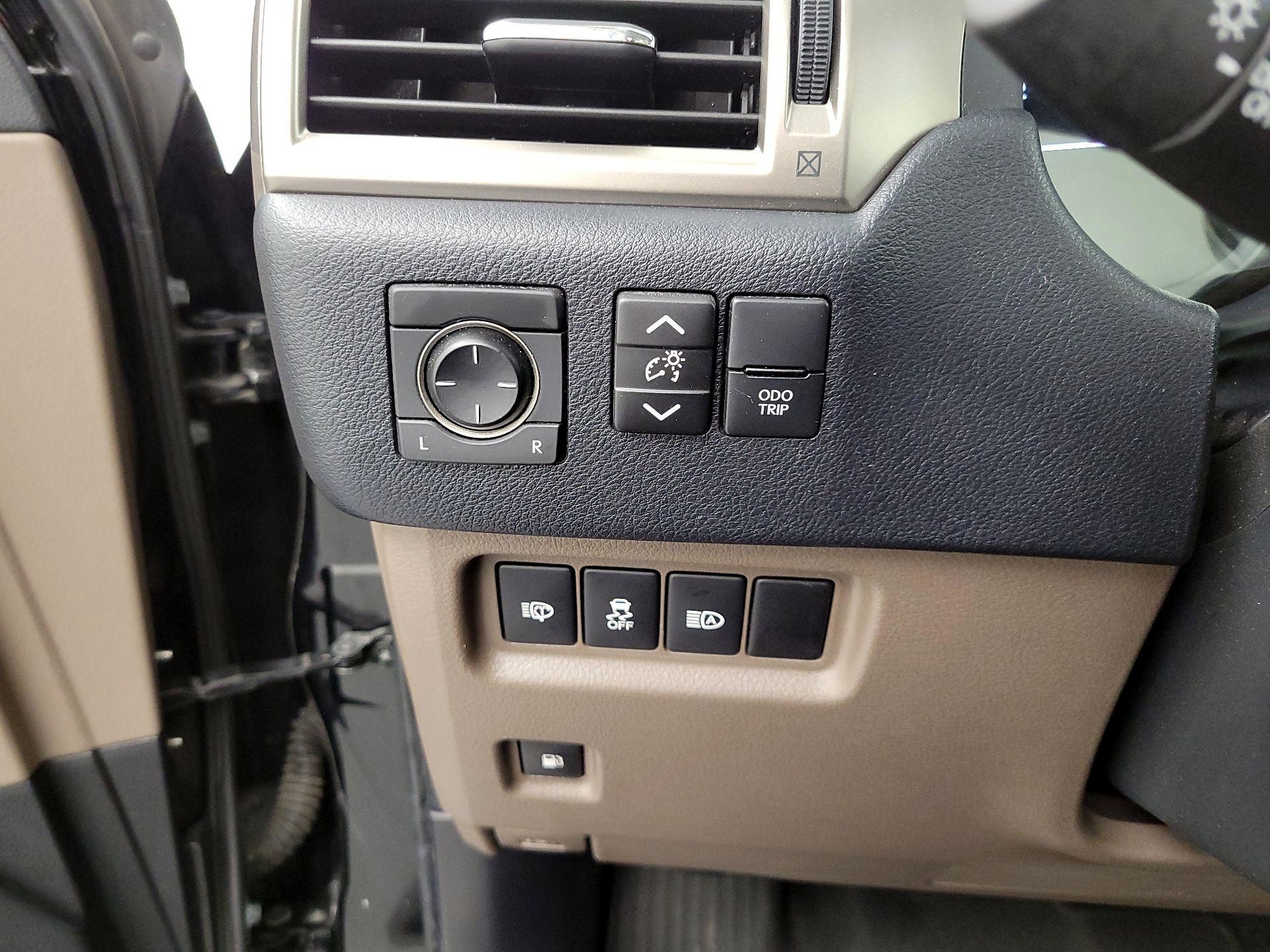 Thumbnail: 2020 Lexus GX - 13