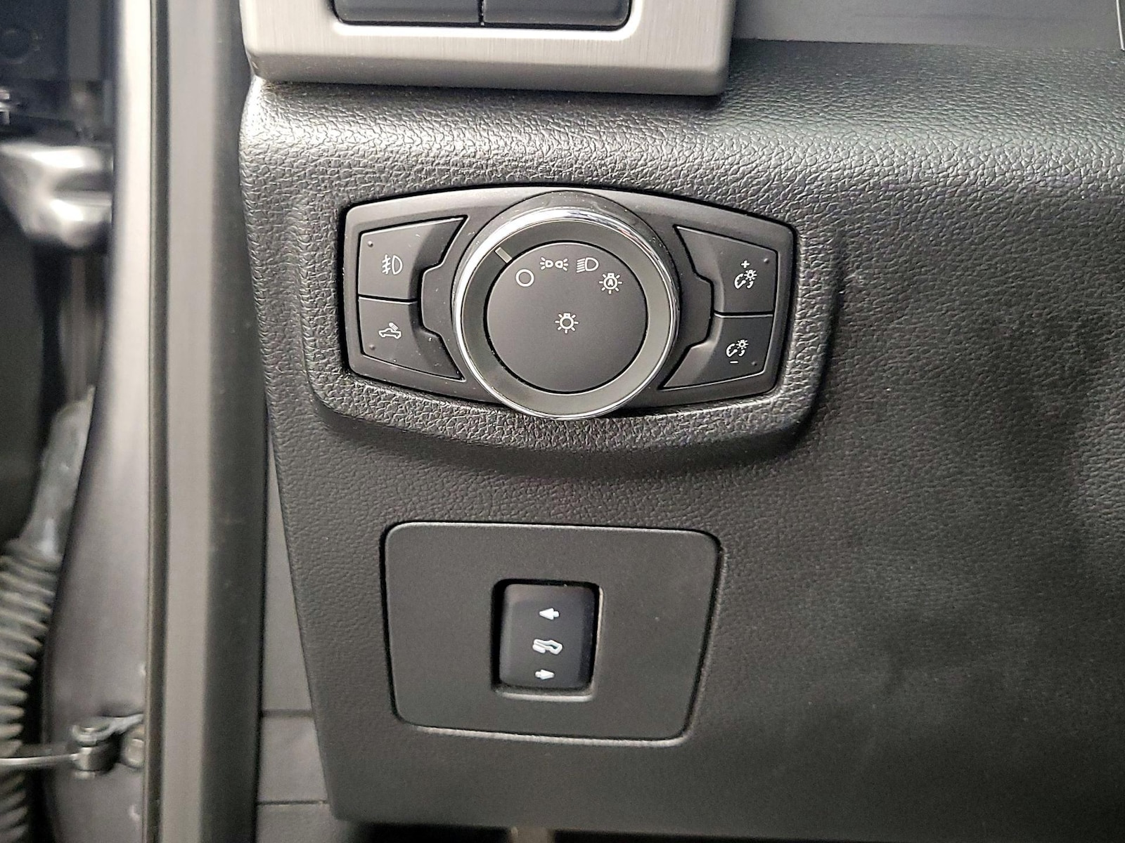2016 Ford F-150 Platinum - Photo 14