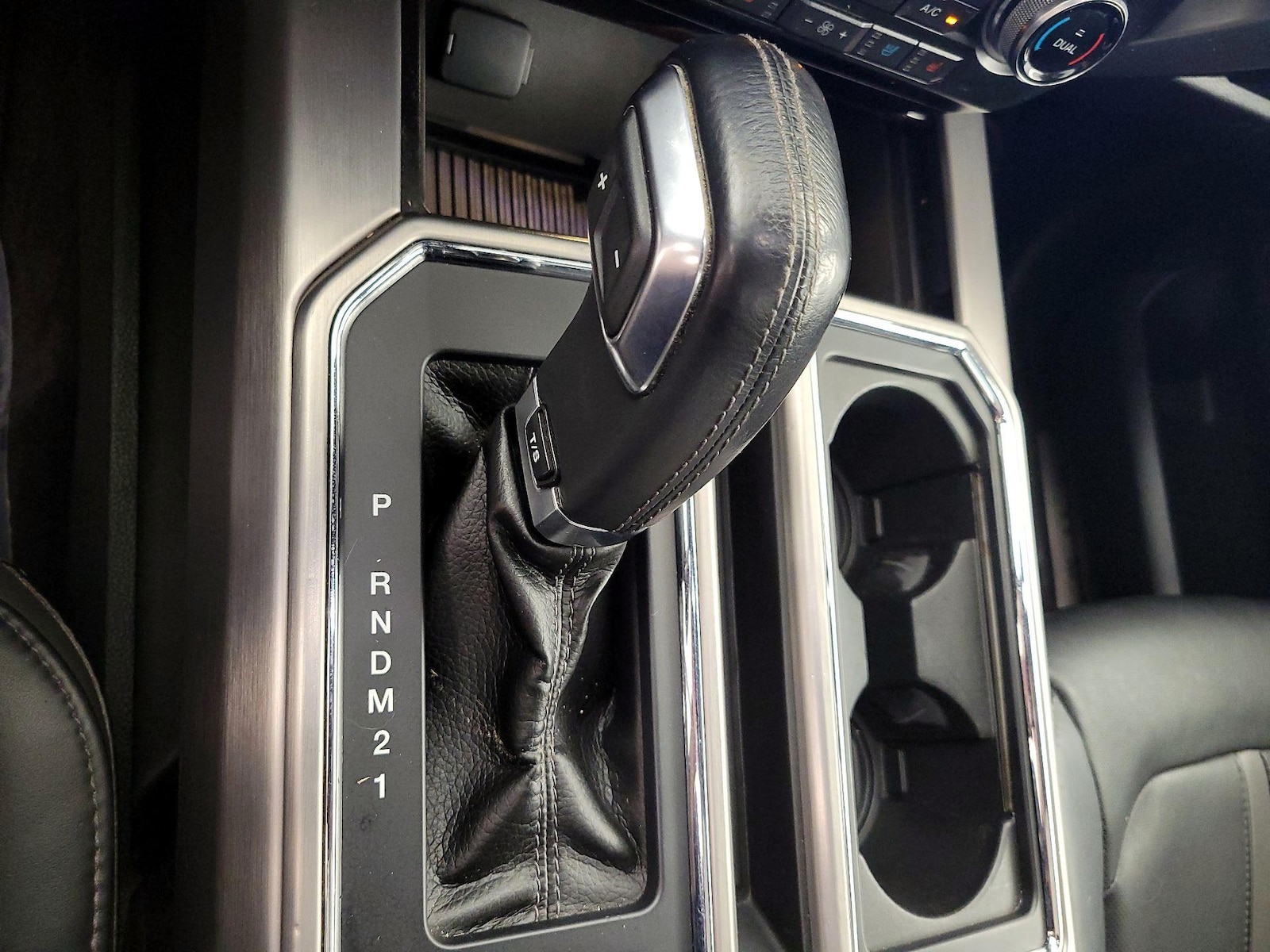 2016 Ford F-150 Platinum - Photo 19