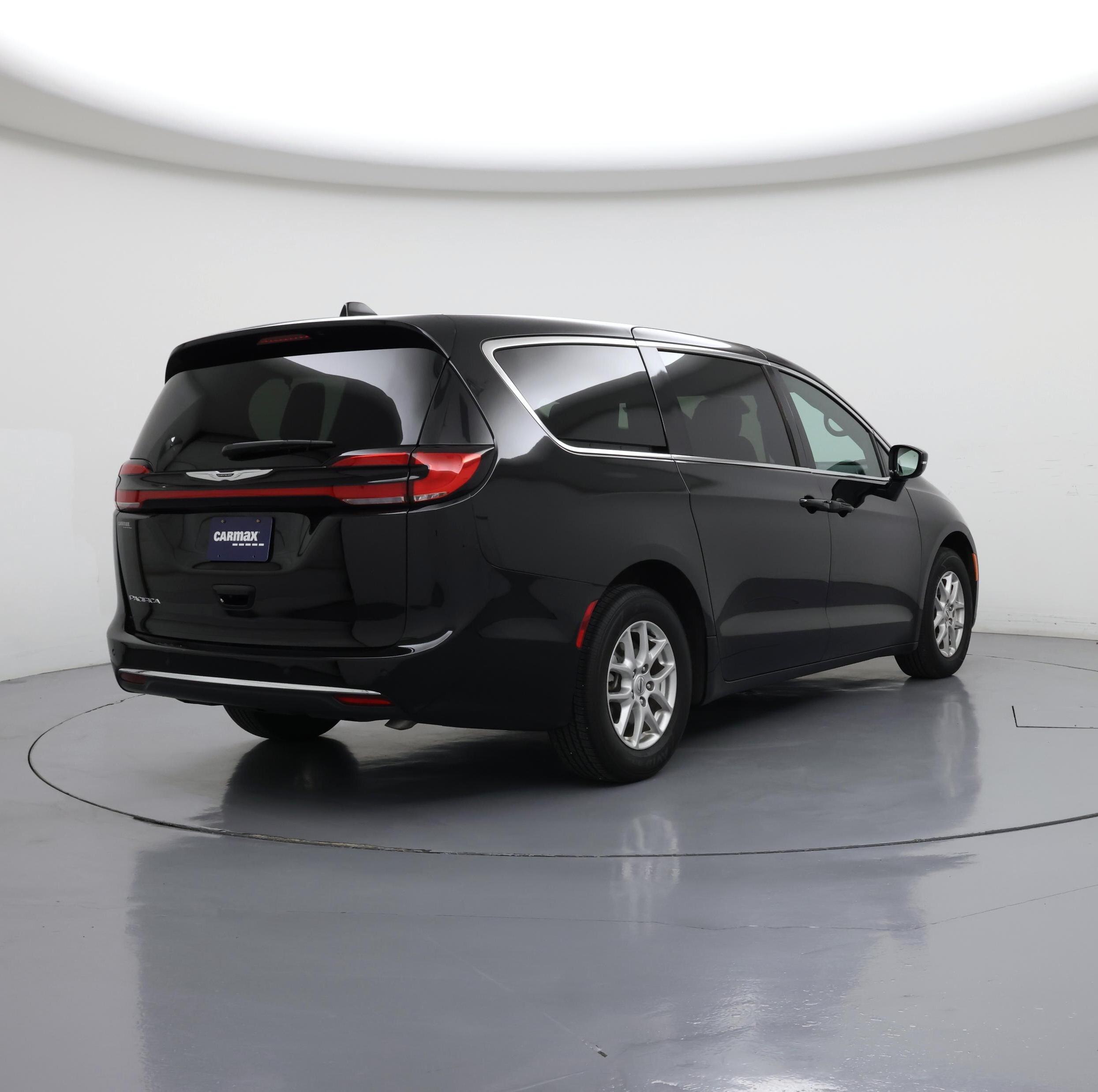 Thumbnail: 2025 Chrysler Pacifica - 8
