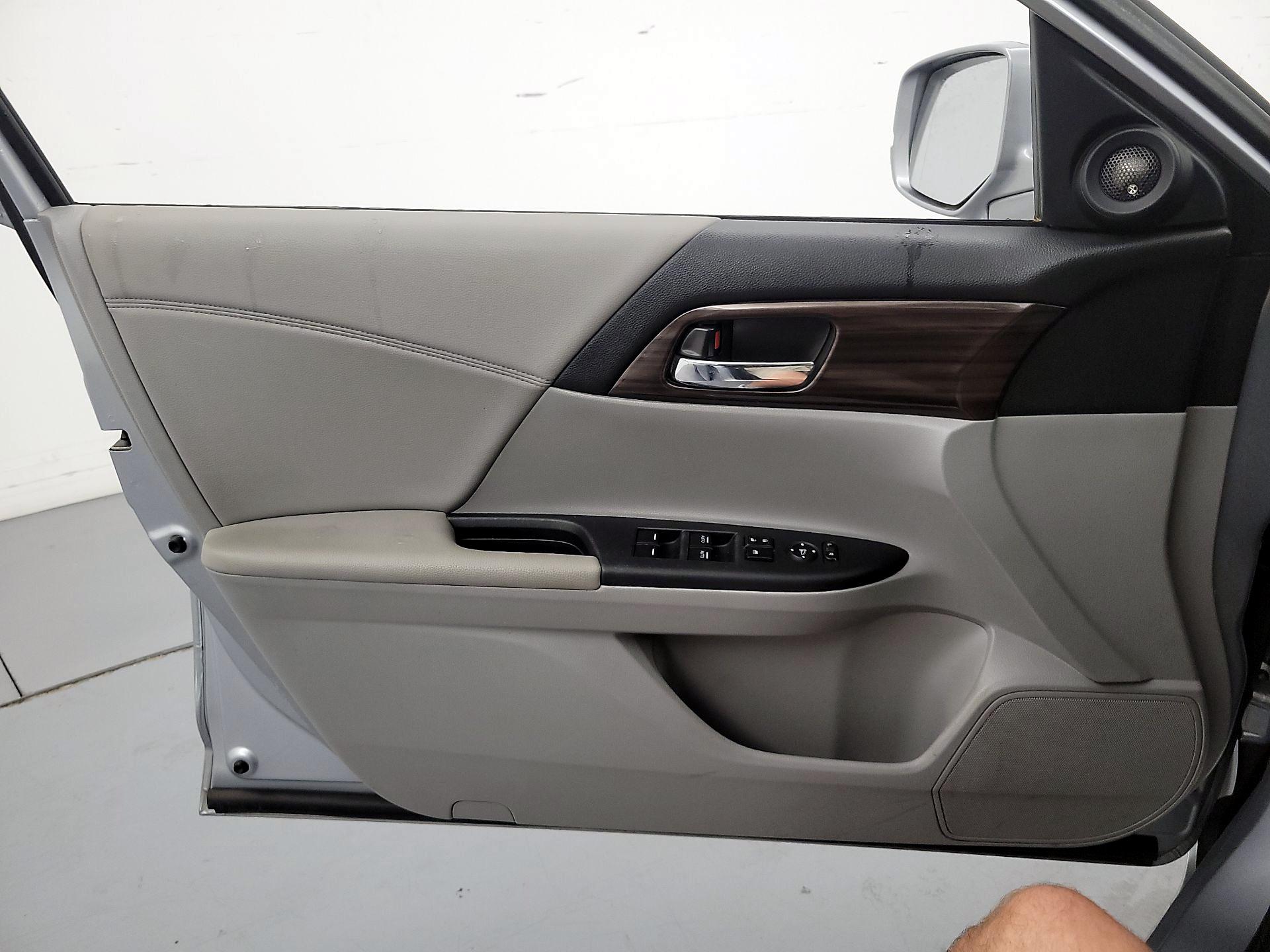 Thumbnail: 2016 Honda Accord - 12