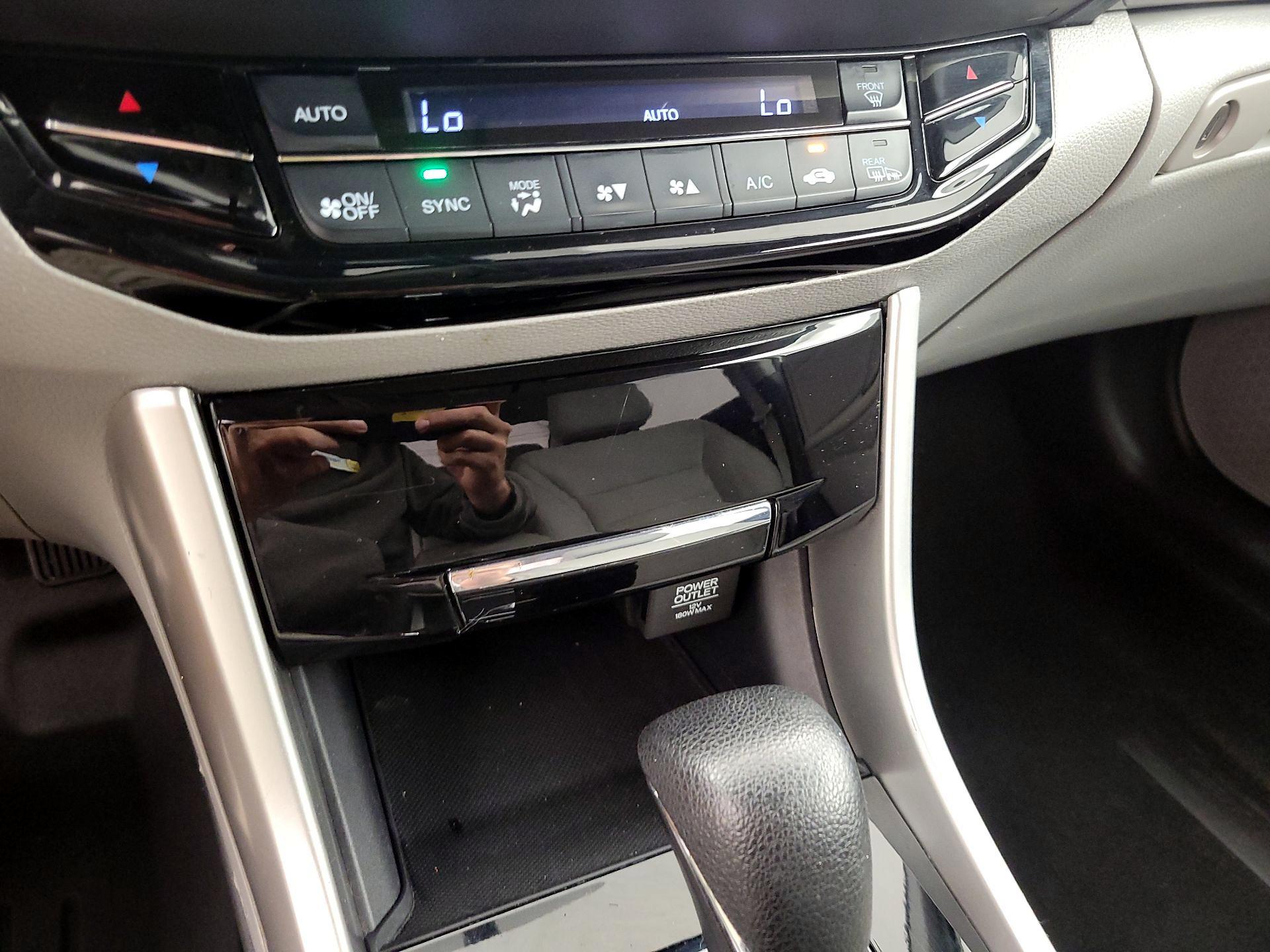 Thumbnail: 2016 Honda Accord - 16