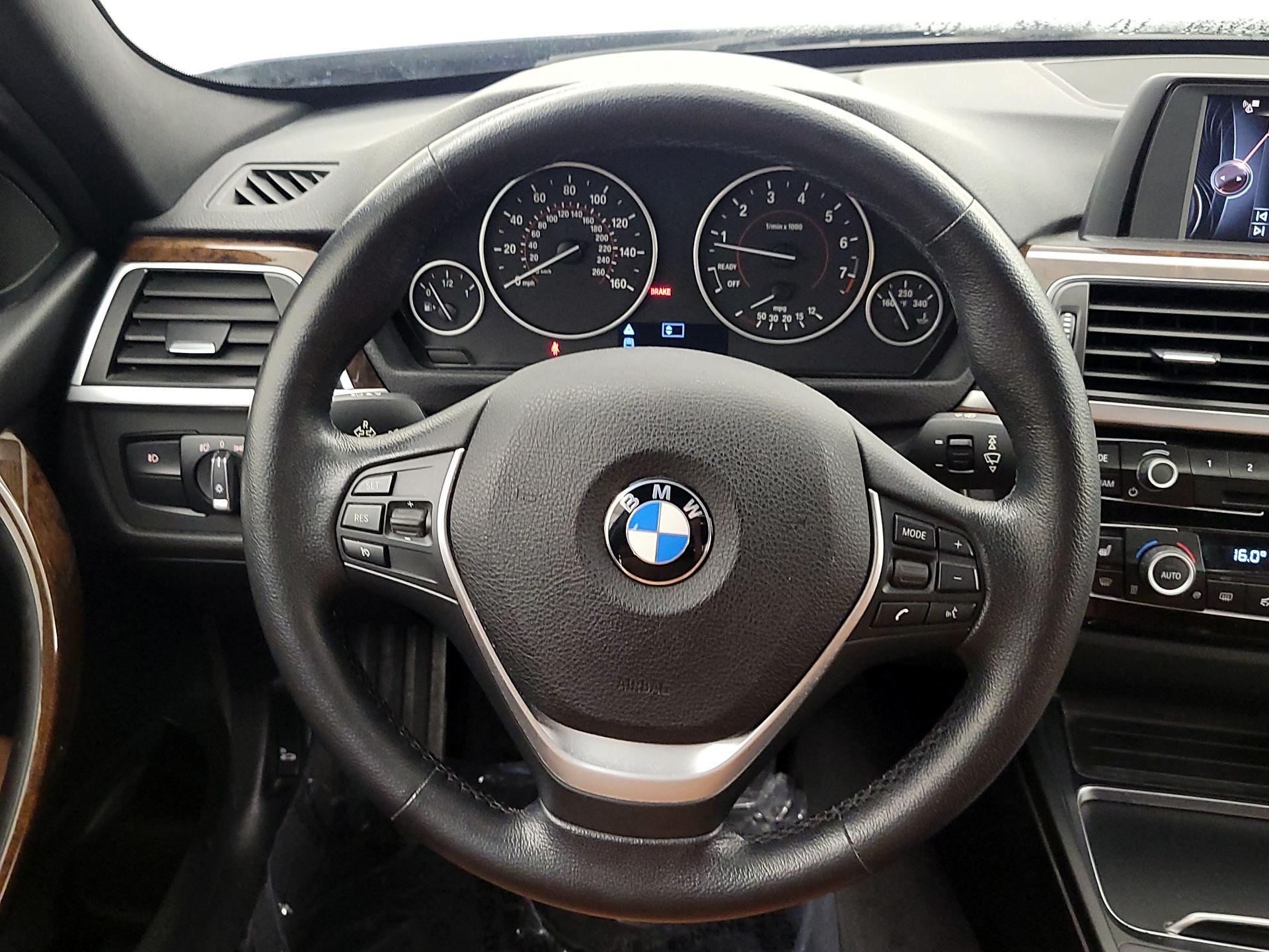 Thumbnail: 2016 BMW 3 Series - 10
