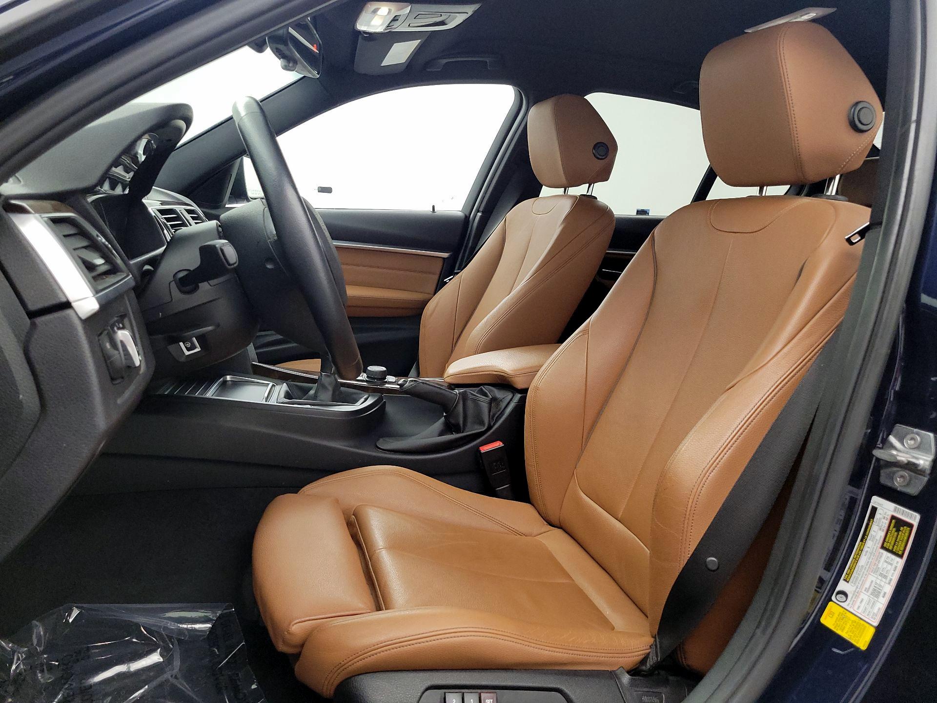 Thumbnail: 2016 BMW 3 Series - 11