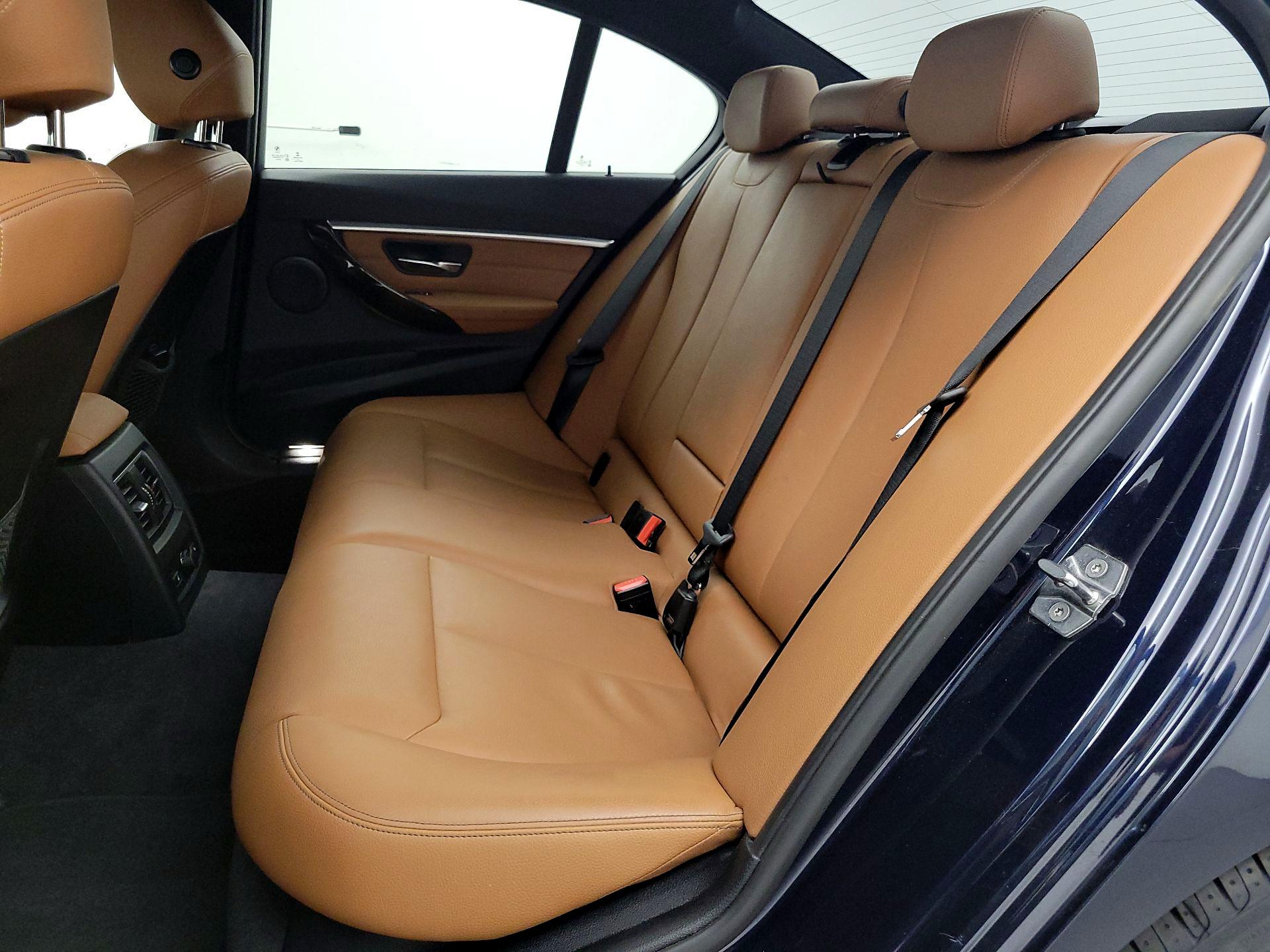 Thumbnail: 2016 BMW 3 Series - 18