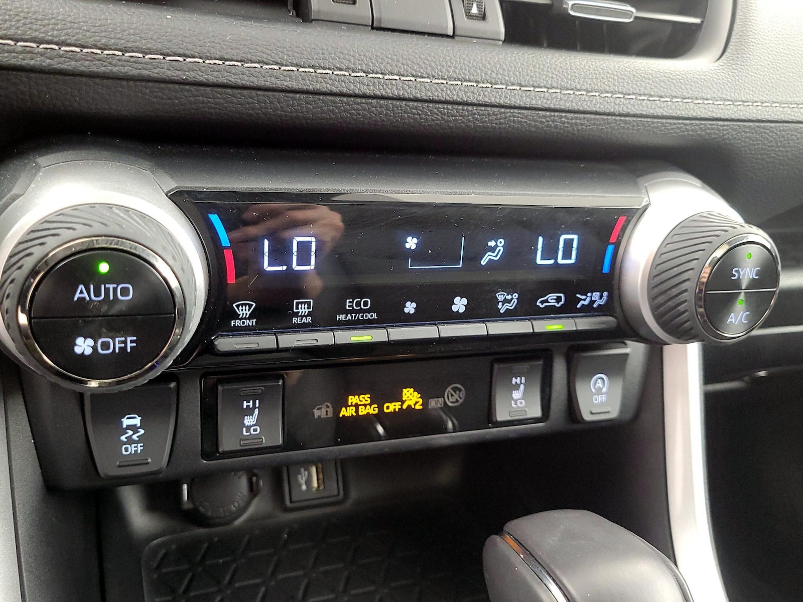 2023 Toyota RAV4 XLE Premium - Photo 17