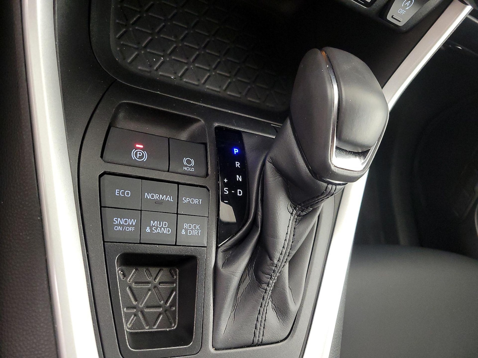 2023 Toyota RAV4 XLE Premium - Photo 18